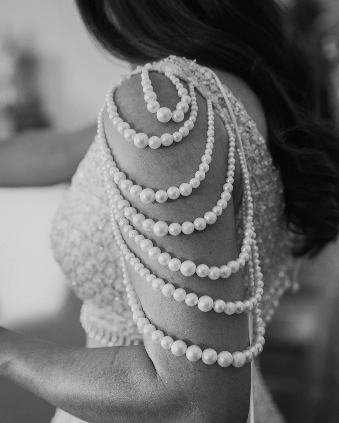 The morning of your wedding should feel joyful, calm and full of excitement ready for the day ahead. Love these getting ready photos of X&amp;N's wedding in the Provence last September and there is still lots to share. 

Venue: @chateaudeberne
Weddin