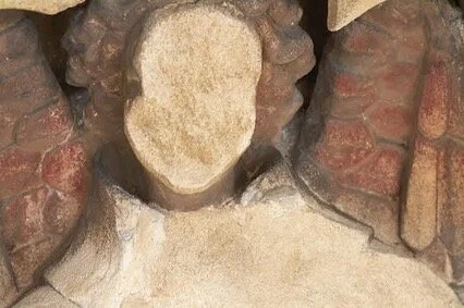 Fragments of red survive from the base layer of paint, each statue would have been brightly painted&hellip;.difficult to imagine now how that must have looked, towering over the town.
@susannahbakersmith_photographs 

@wellscathedral #wellscathedral 