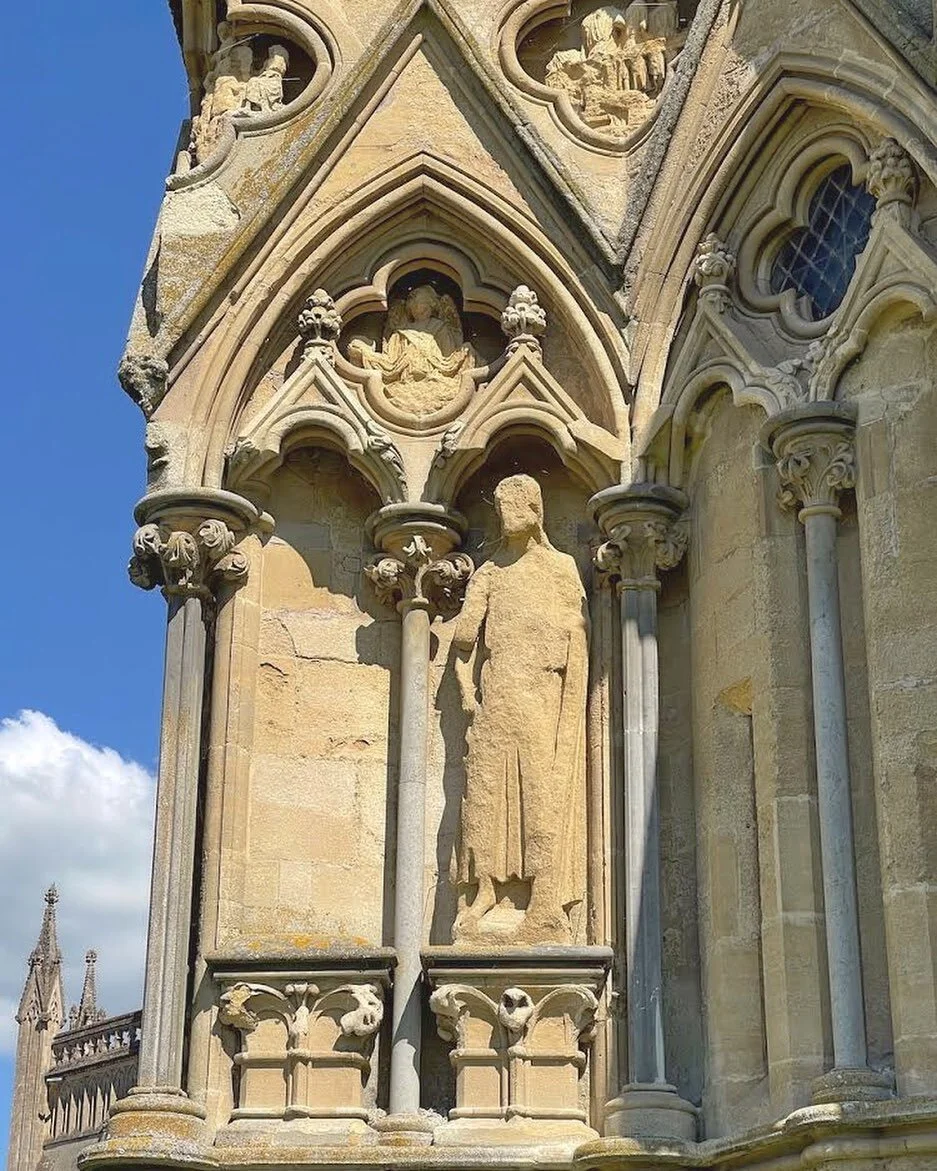 Beside the empty Niche 338, niche 339 holds one of the few sculptures on the lower tier to survive Monmouth&rsquo;s 1685 iconoclasts.

In the Sculpture Catalogue in Jerry Sampson&rsquo;s definitive 1998 study of the West Front, its occupant is descri