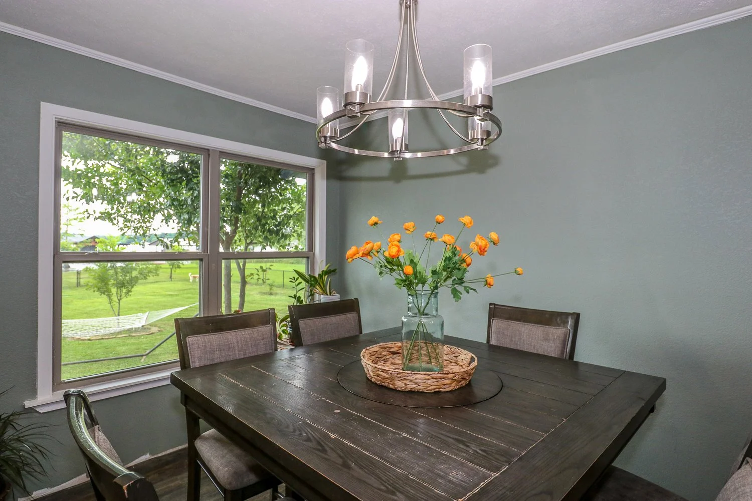 NR 17 Lake Cherokee - Dining- IMG_4307.jpg