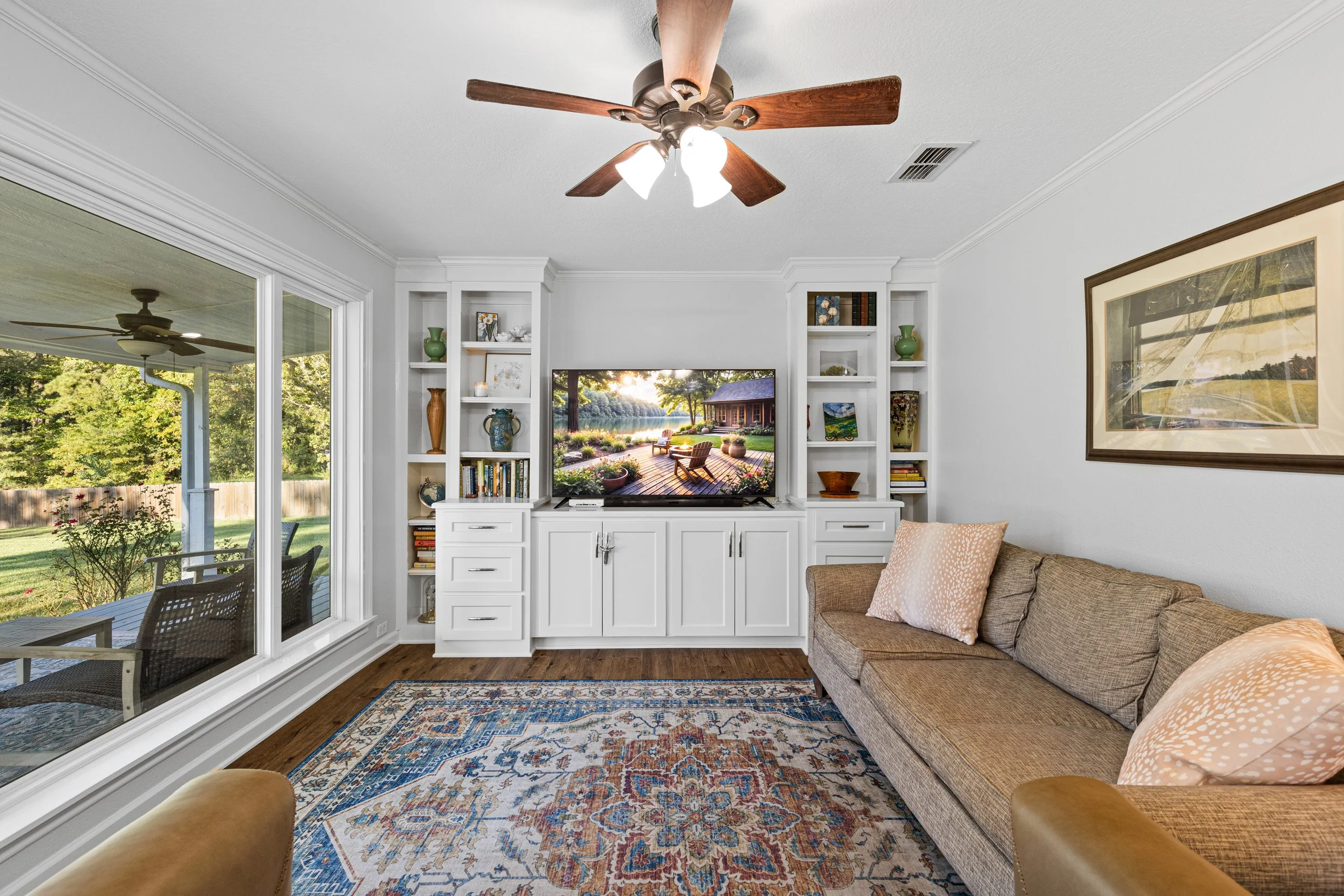 LIVING ROOM - NF 47 Lake Cherokee-39.jpg