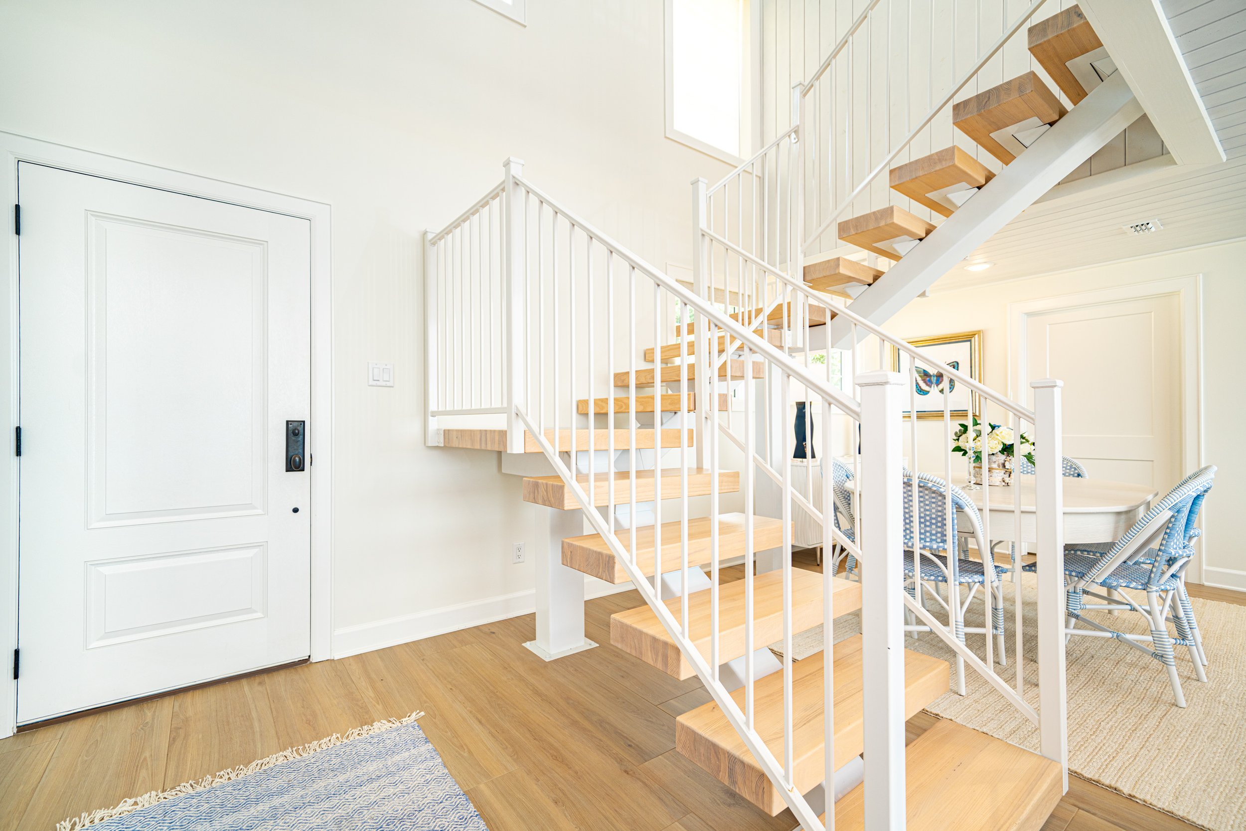 16 Front Door: Stairs.JPG