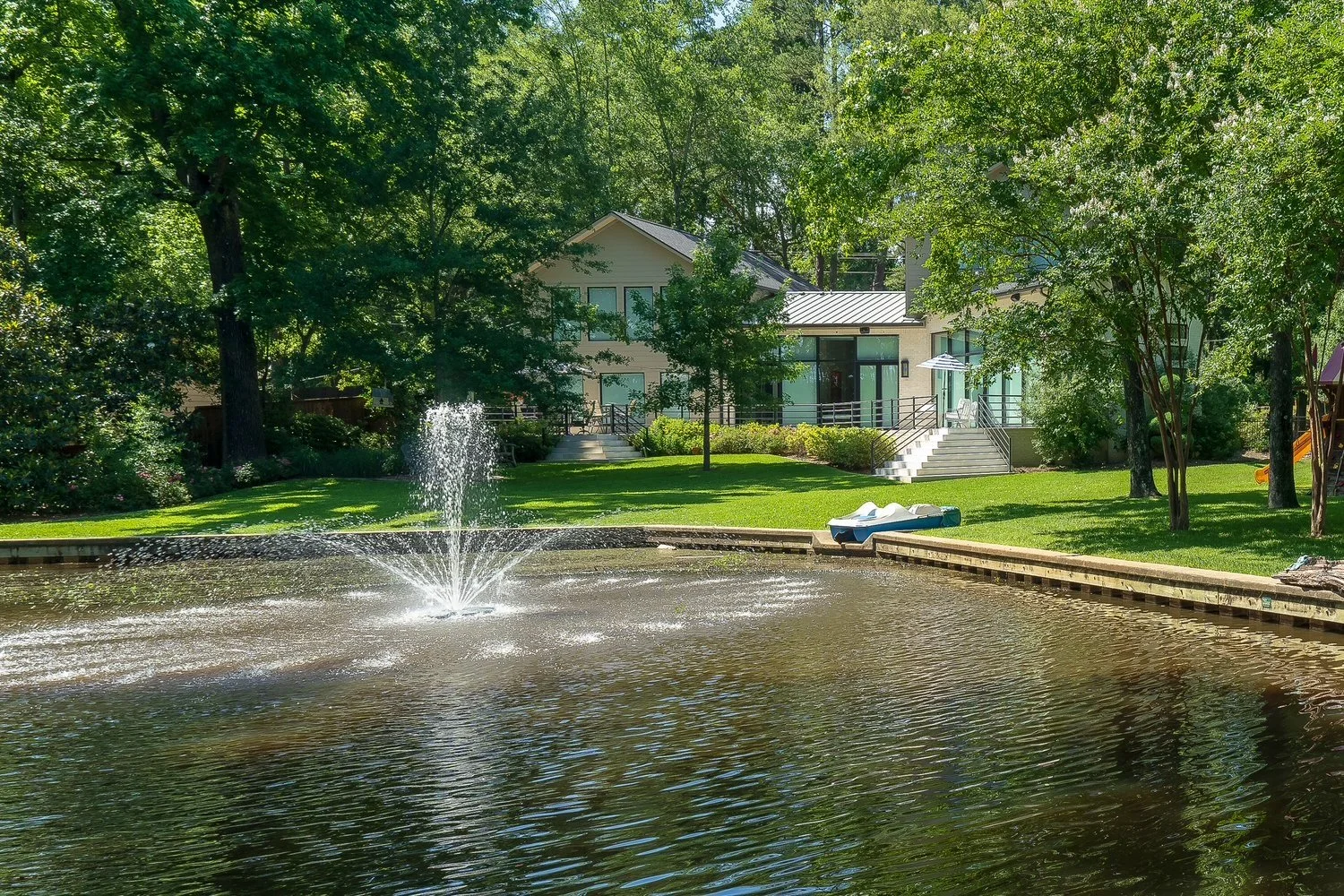 LSIDE with fountain.JPG