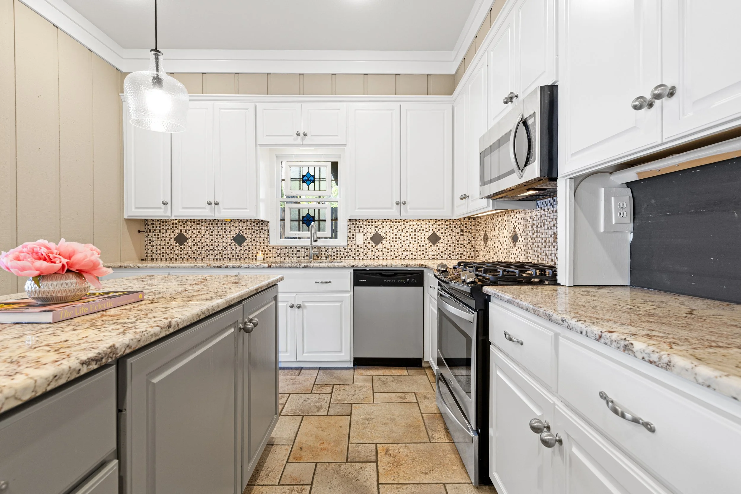 Kitchen - NK 26-44.jpg