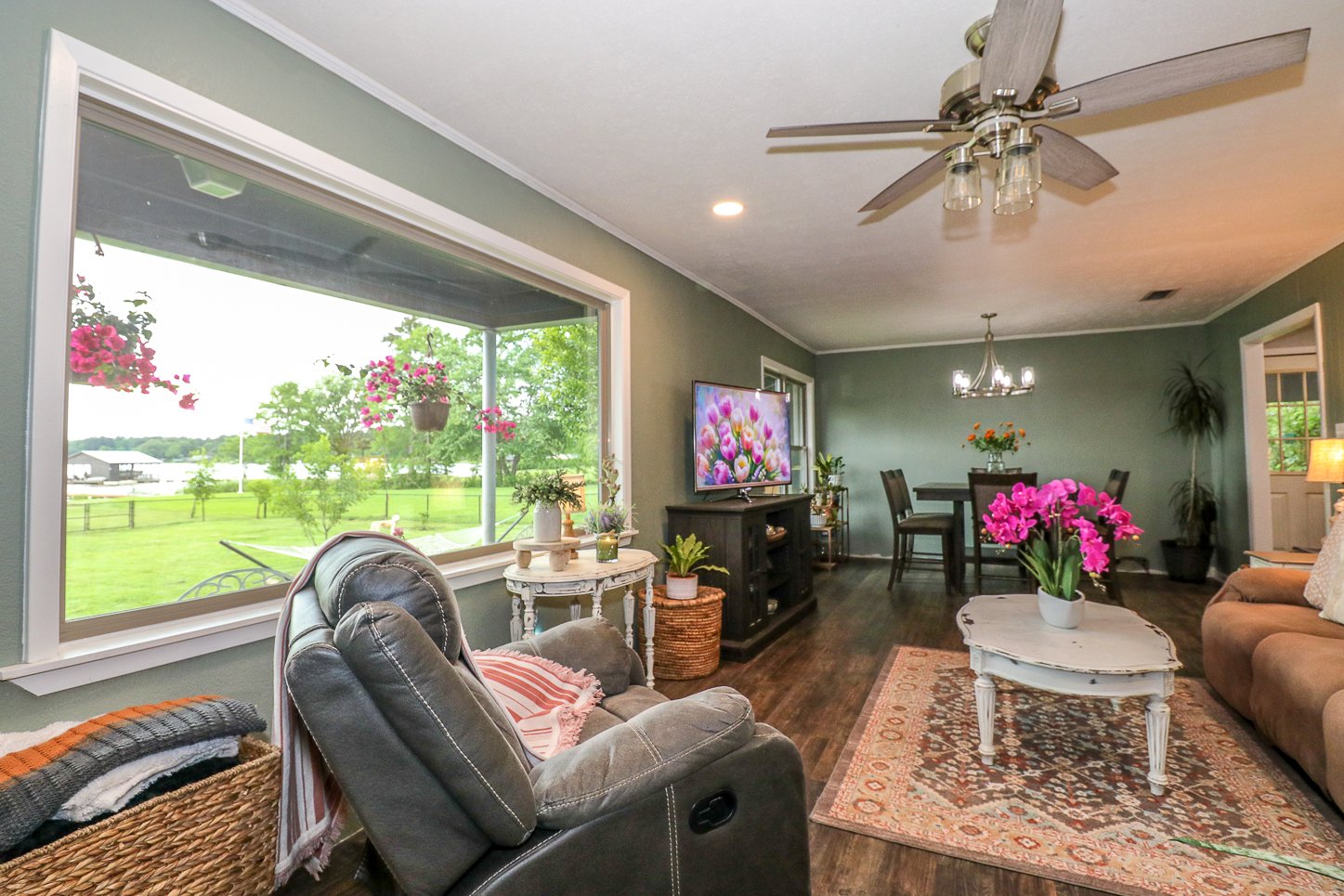 NR 17 Lake Cherokee - Living View 2- IMG_4321.jpg