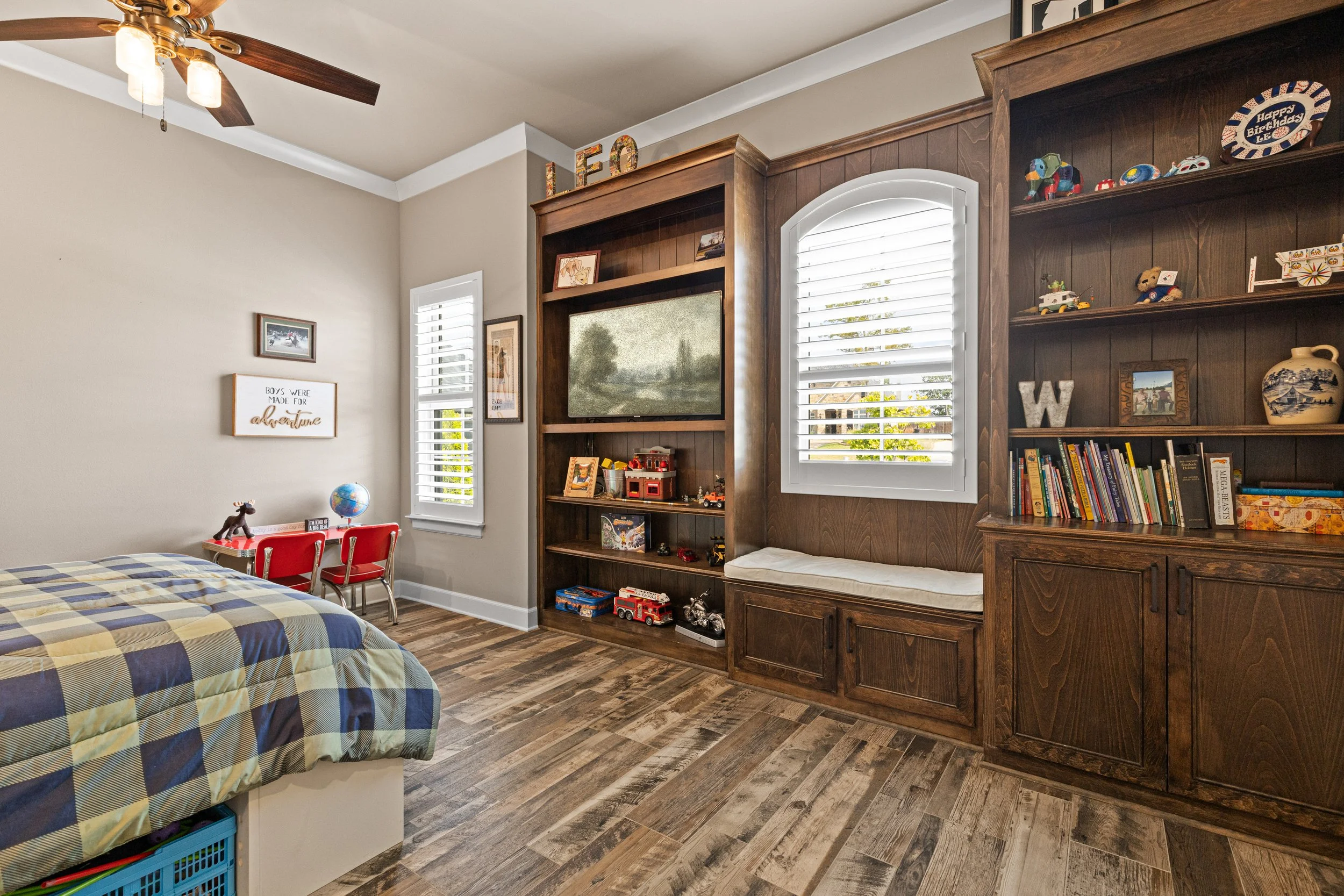 32 4022 Hidden Hills Cir - guest New TV Pictures-2.jpg