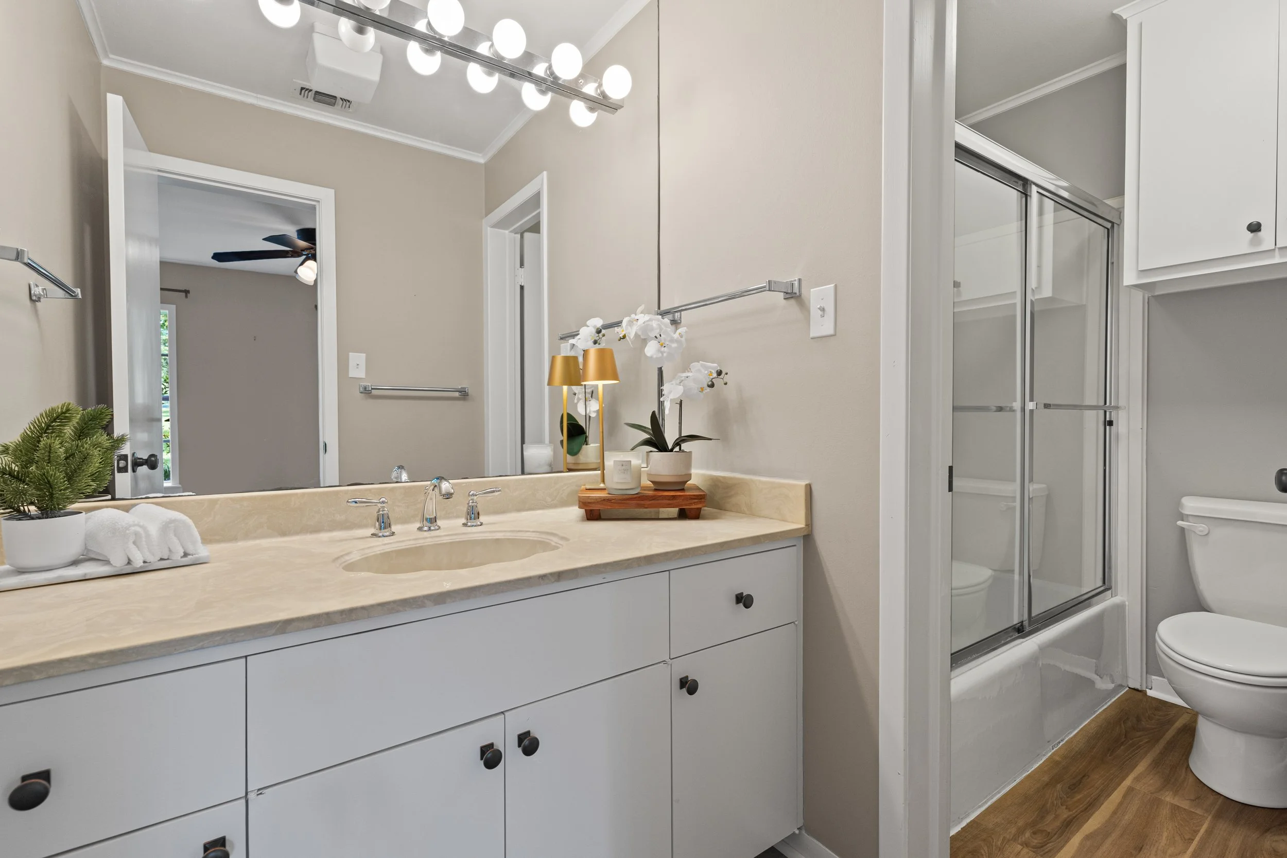 Guest Bath (2) - NK 26-53.jpg