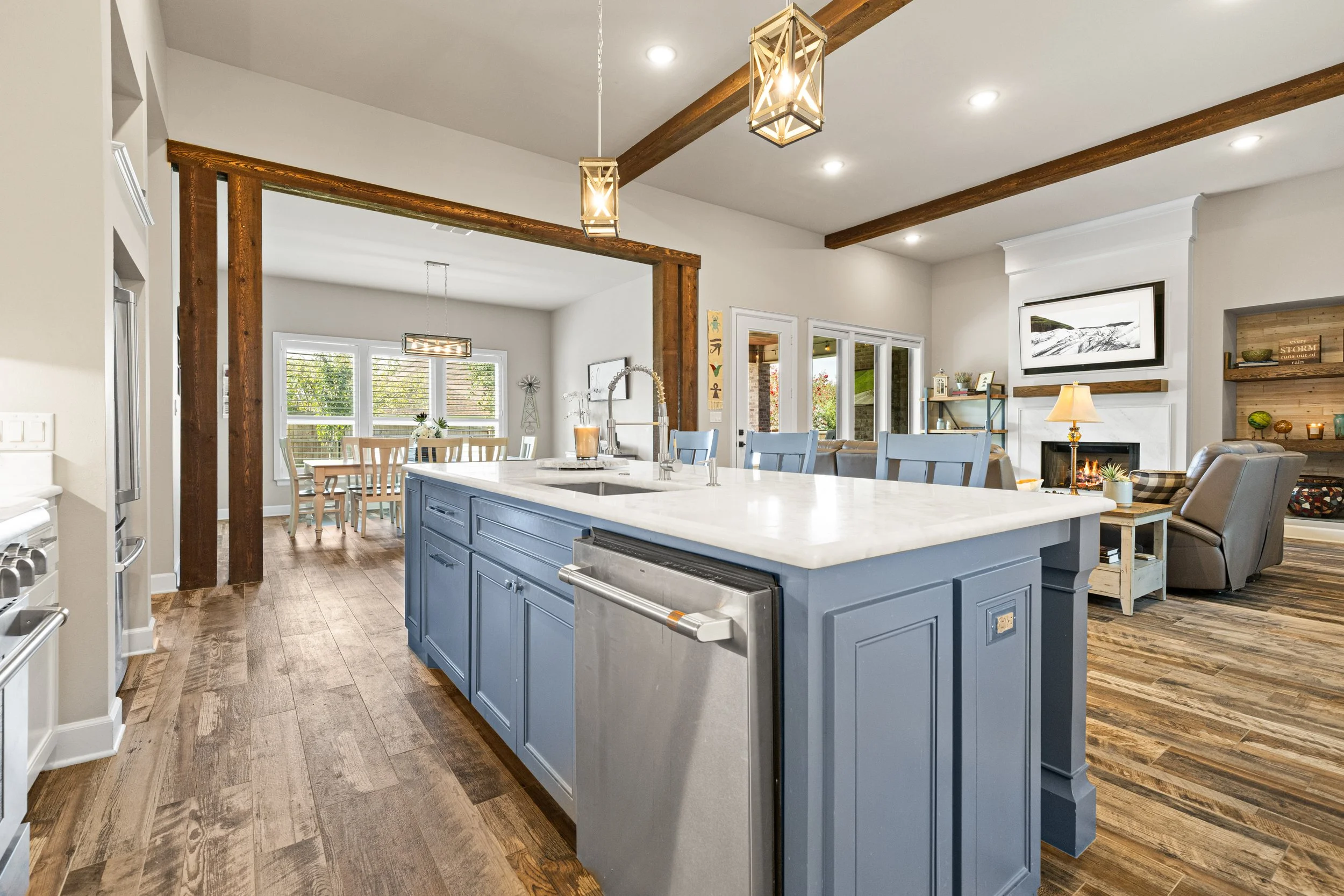 3 4022 Hidden Hills Cir -kitchen wide 29.jpg