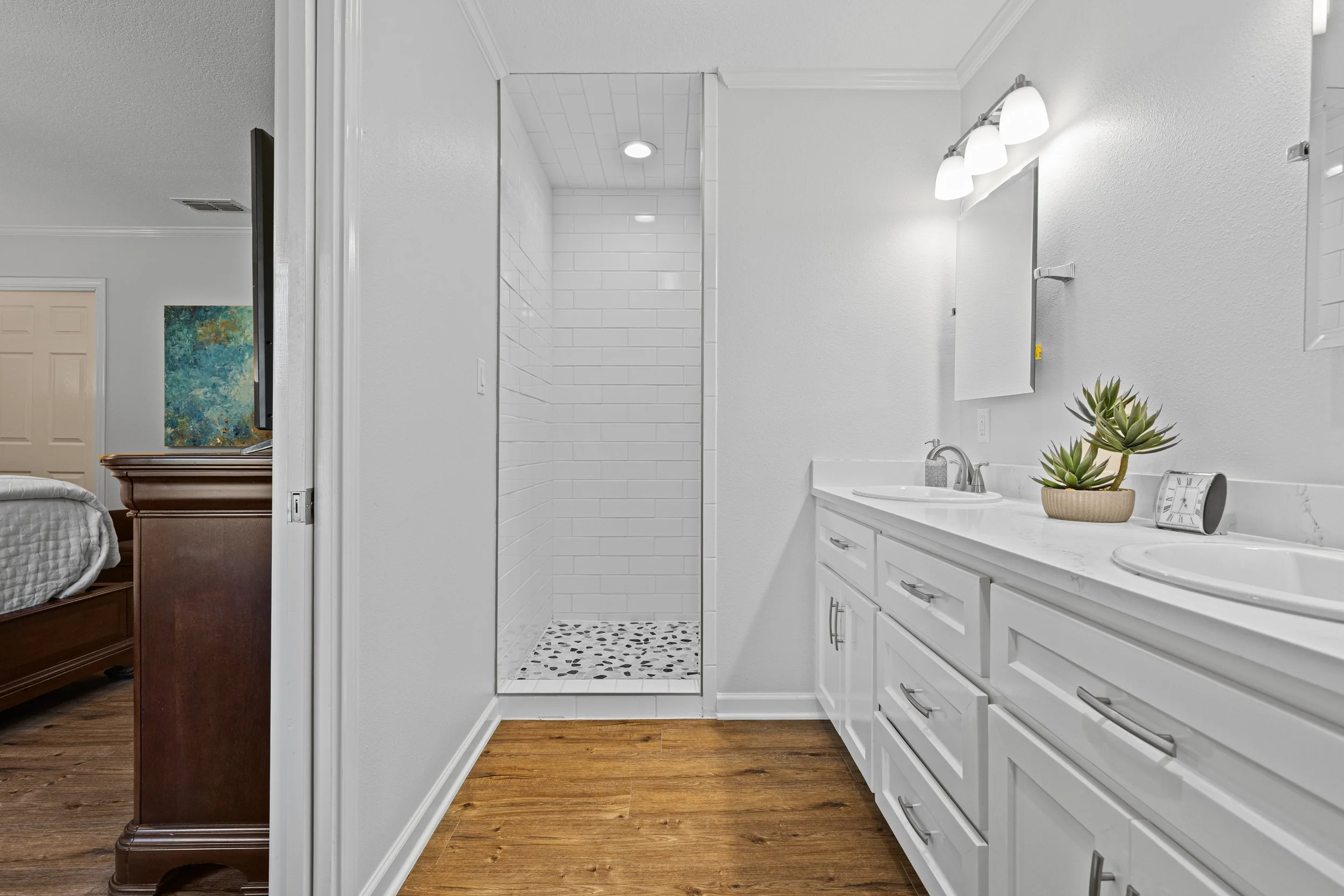 MASTER BATH - NF 47 Lake Cherokee-54.jpg