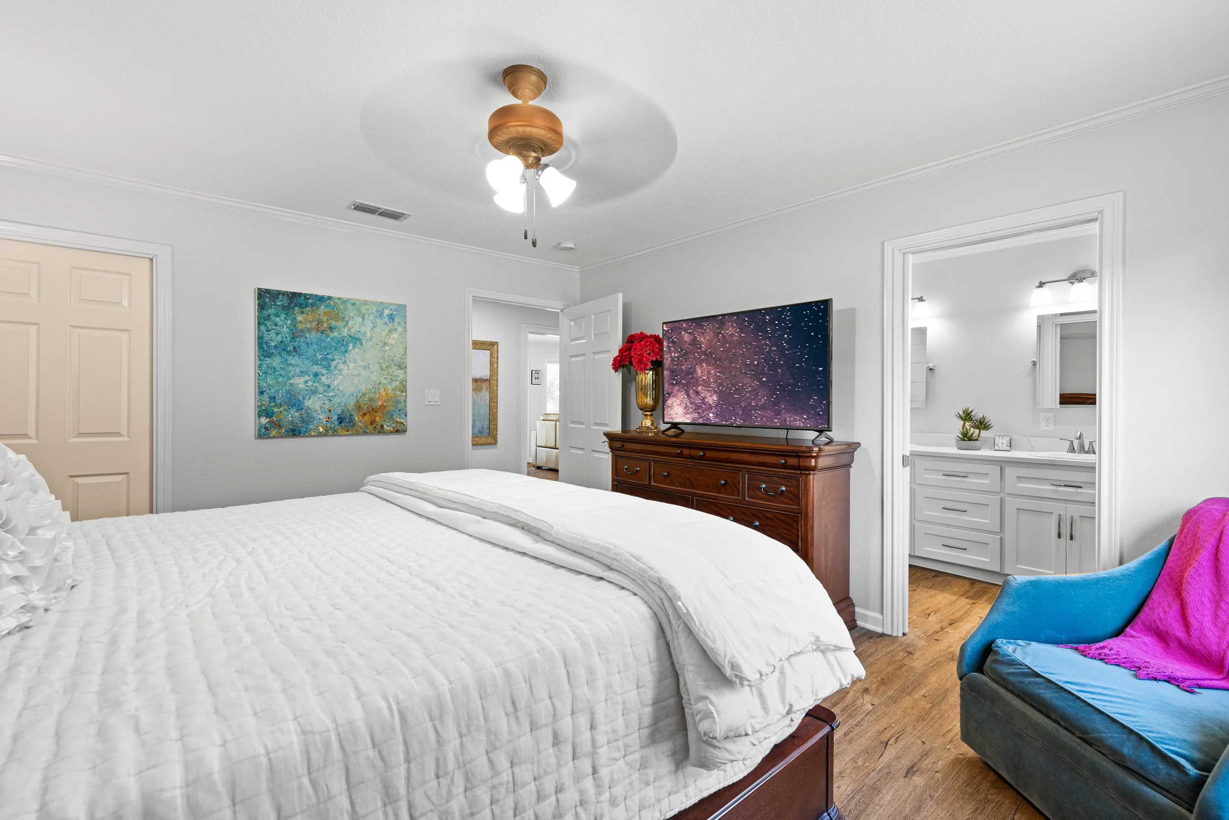 MASTER BED -NF 47 Lake Cherokee-53.jpg