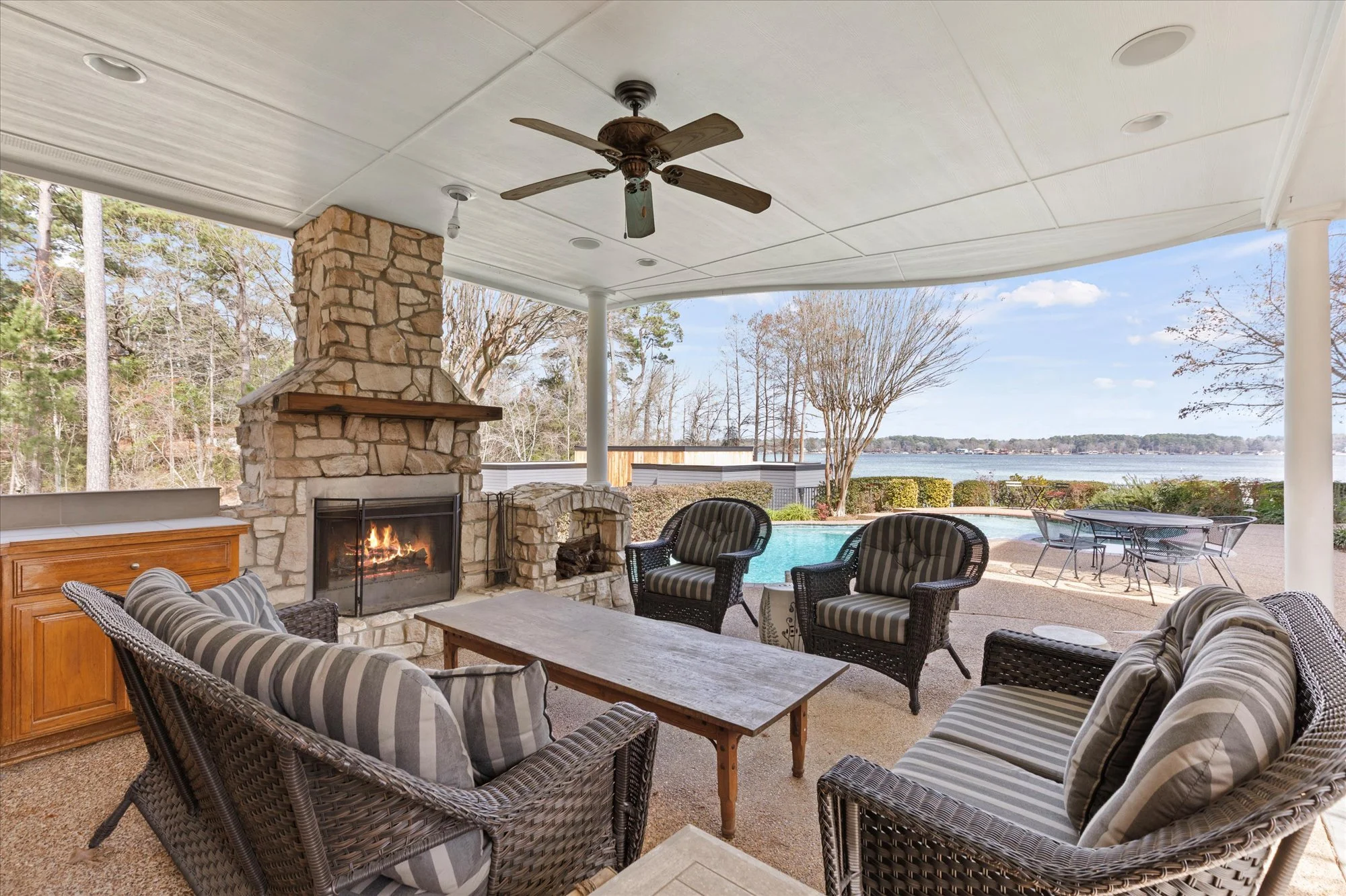 Outdoor Kitchen 1.jpg