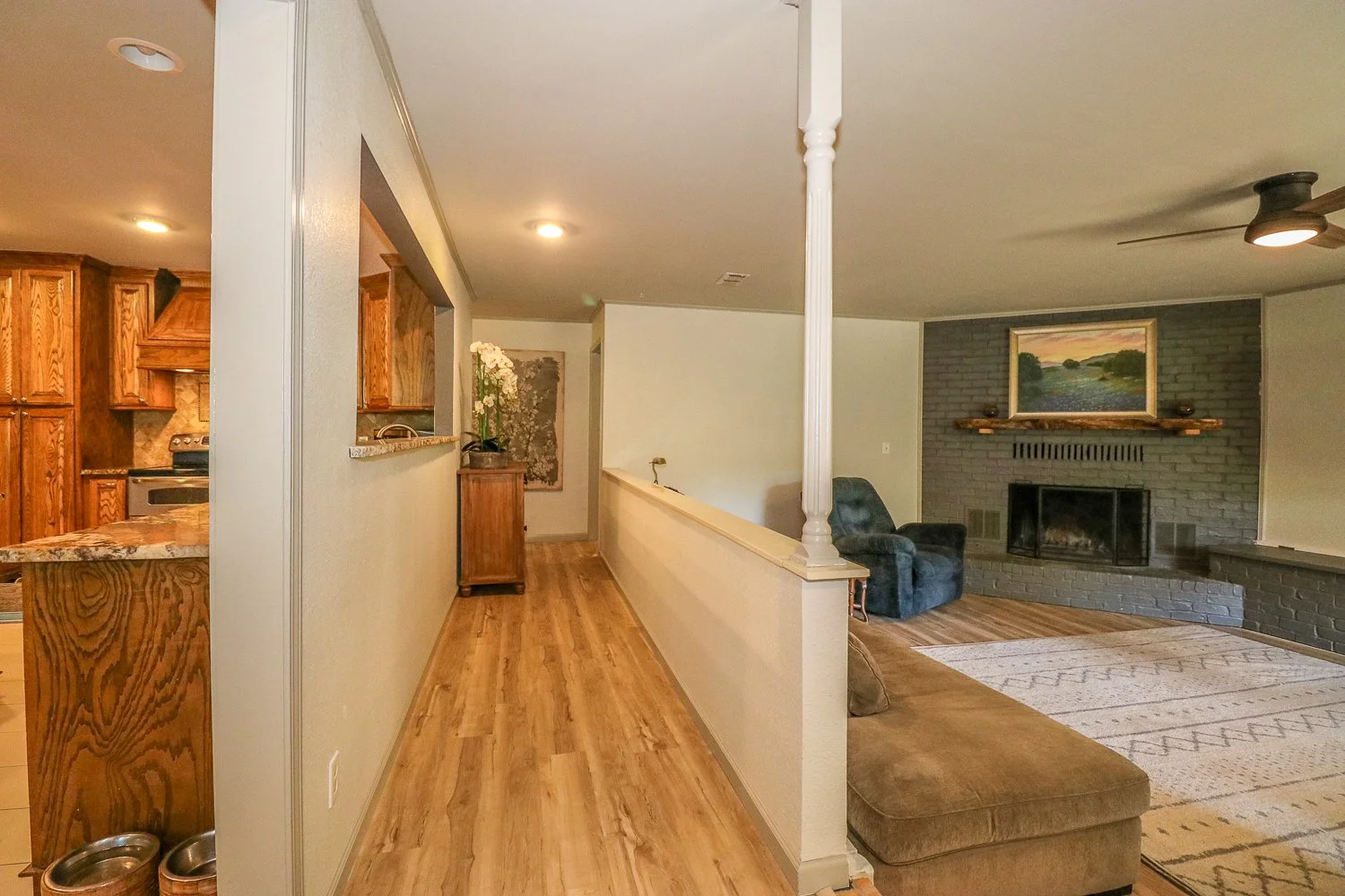 Entry Hall - 395 Delmora- IMG_4513.jpg