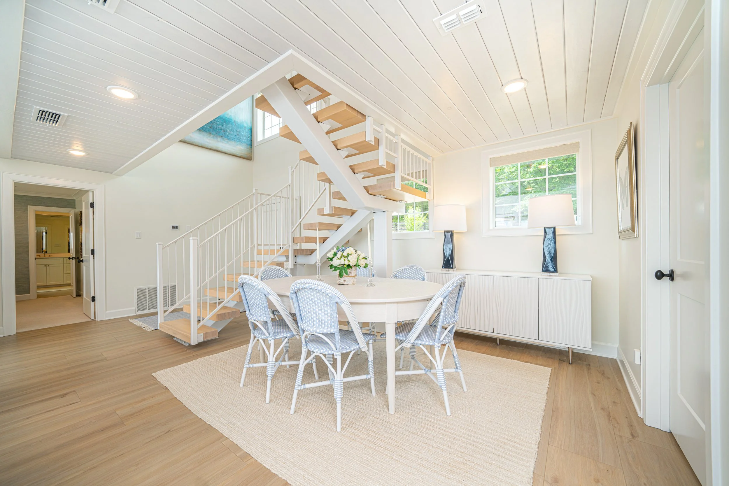 15 Breakfast Nook.JPG