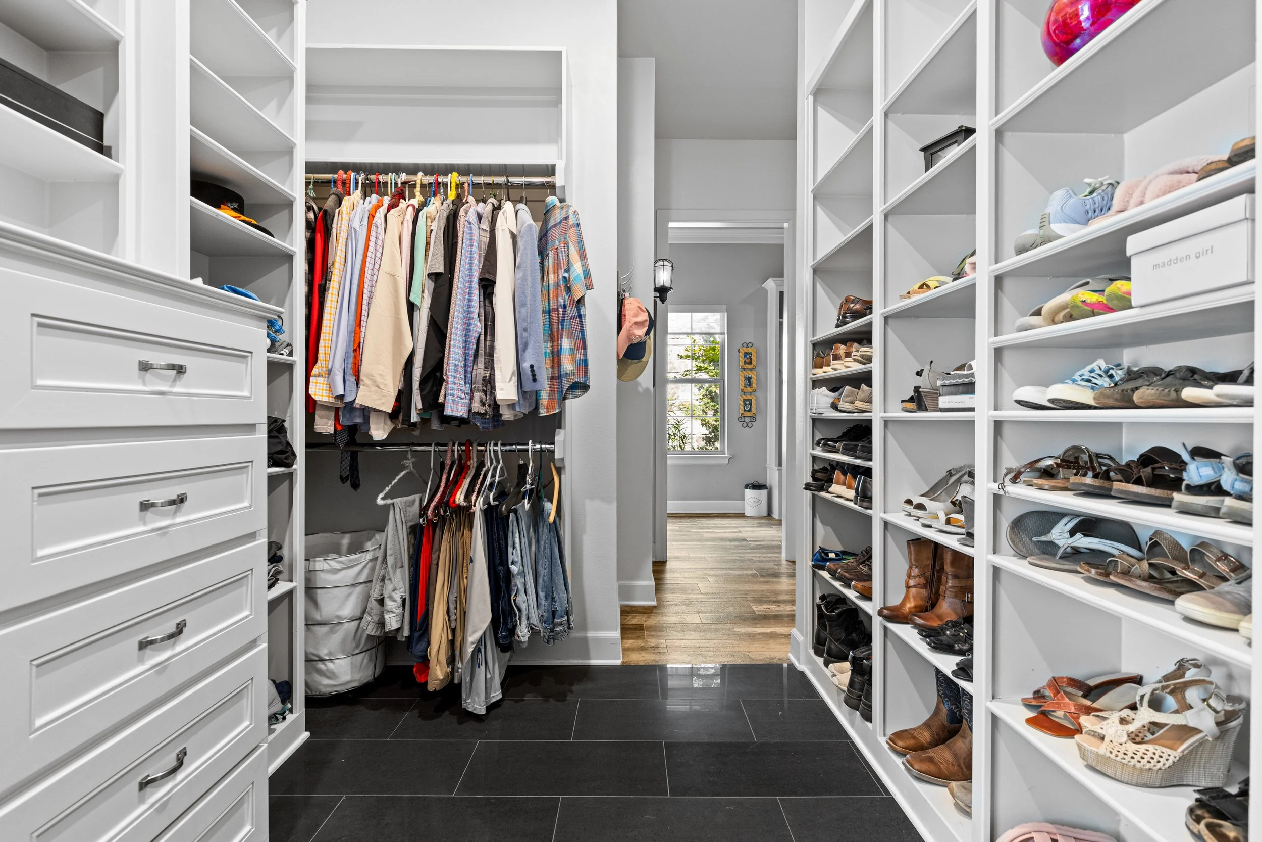 28 4022 Hidden Hills Cir -primary walk in 45.jpg