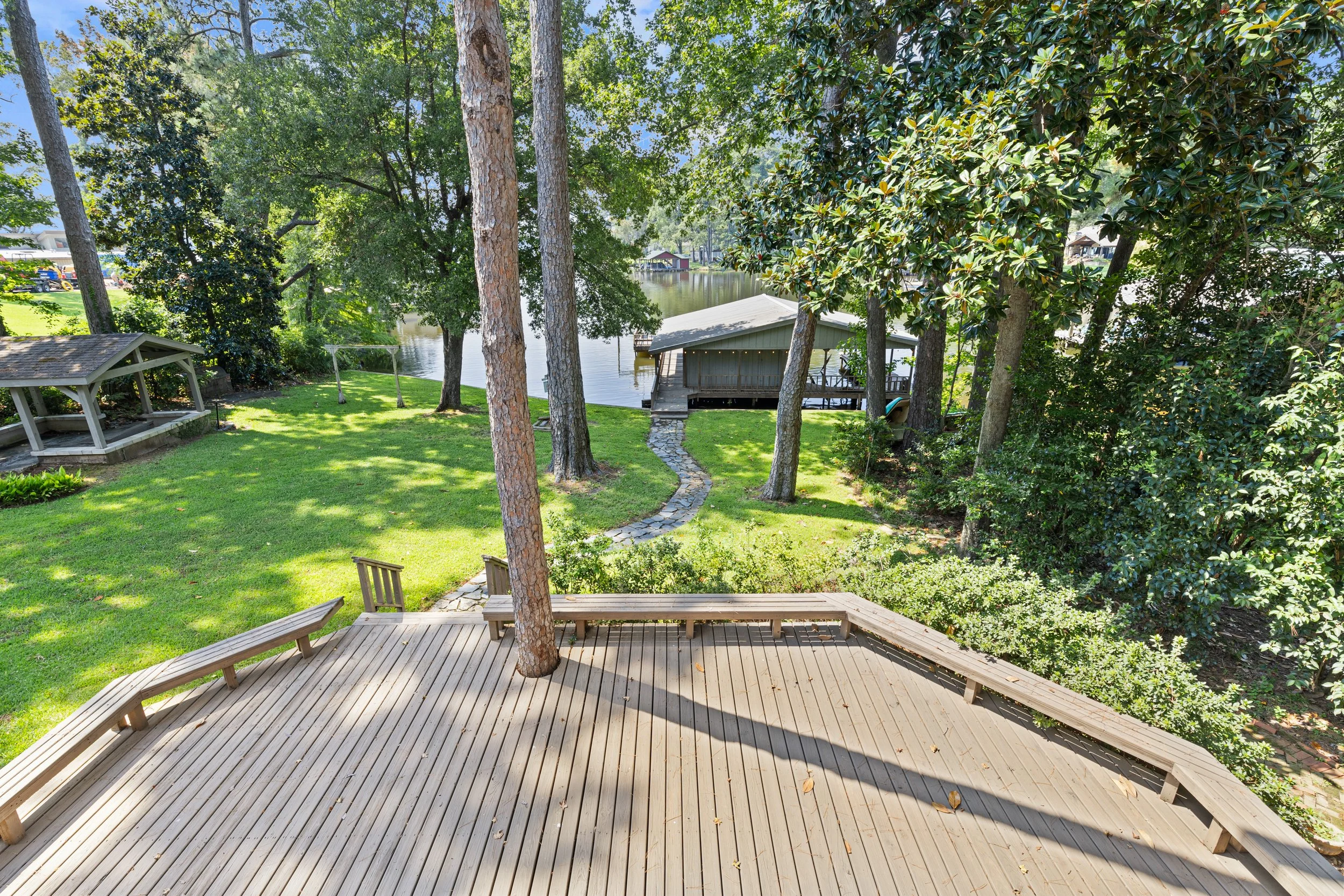 LVIEW Balcony - NK 26-60.jpg