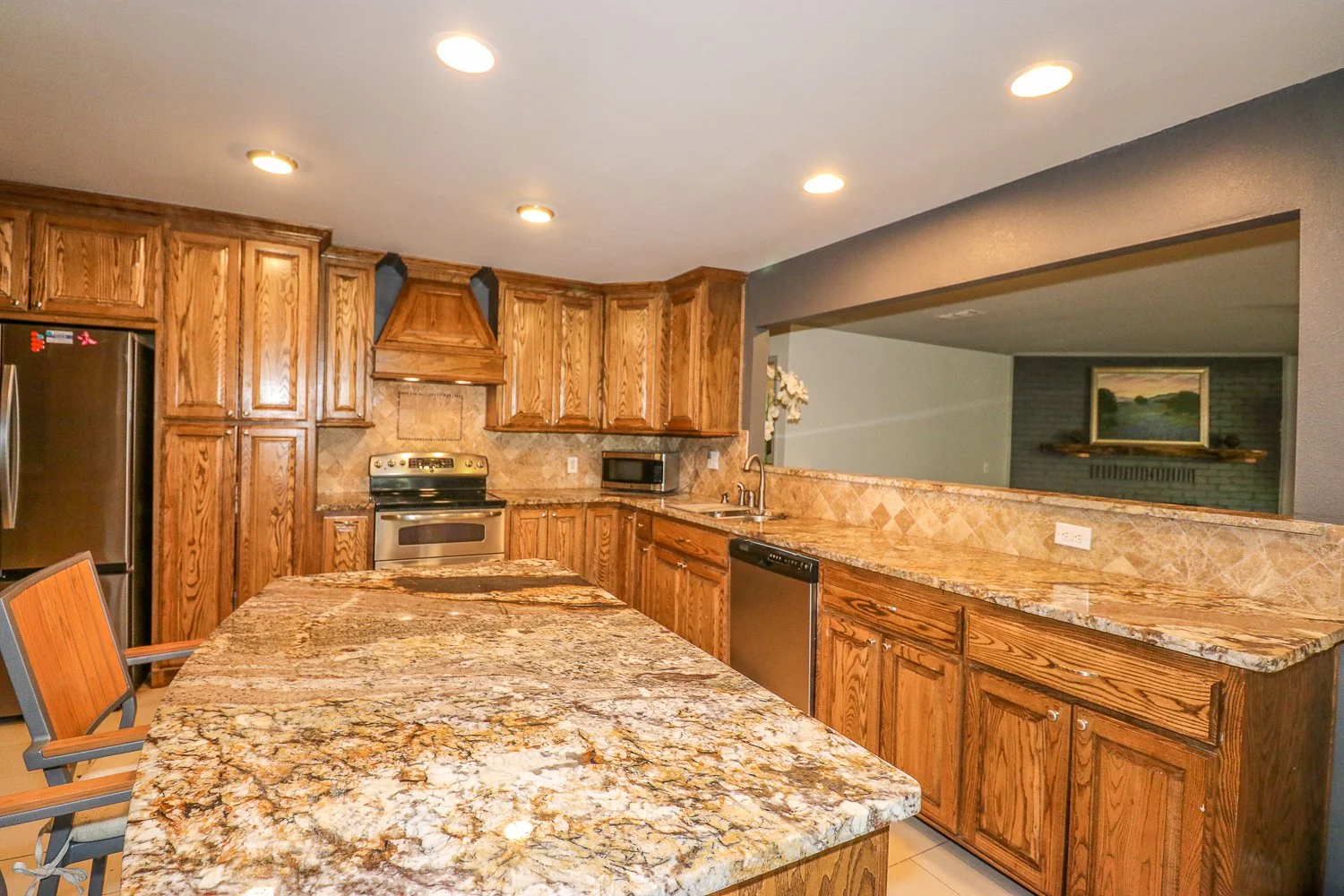 Kitchen - 395 Delmora- IMG_4541.jpg