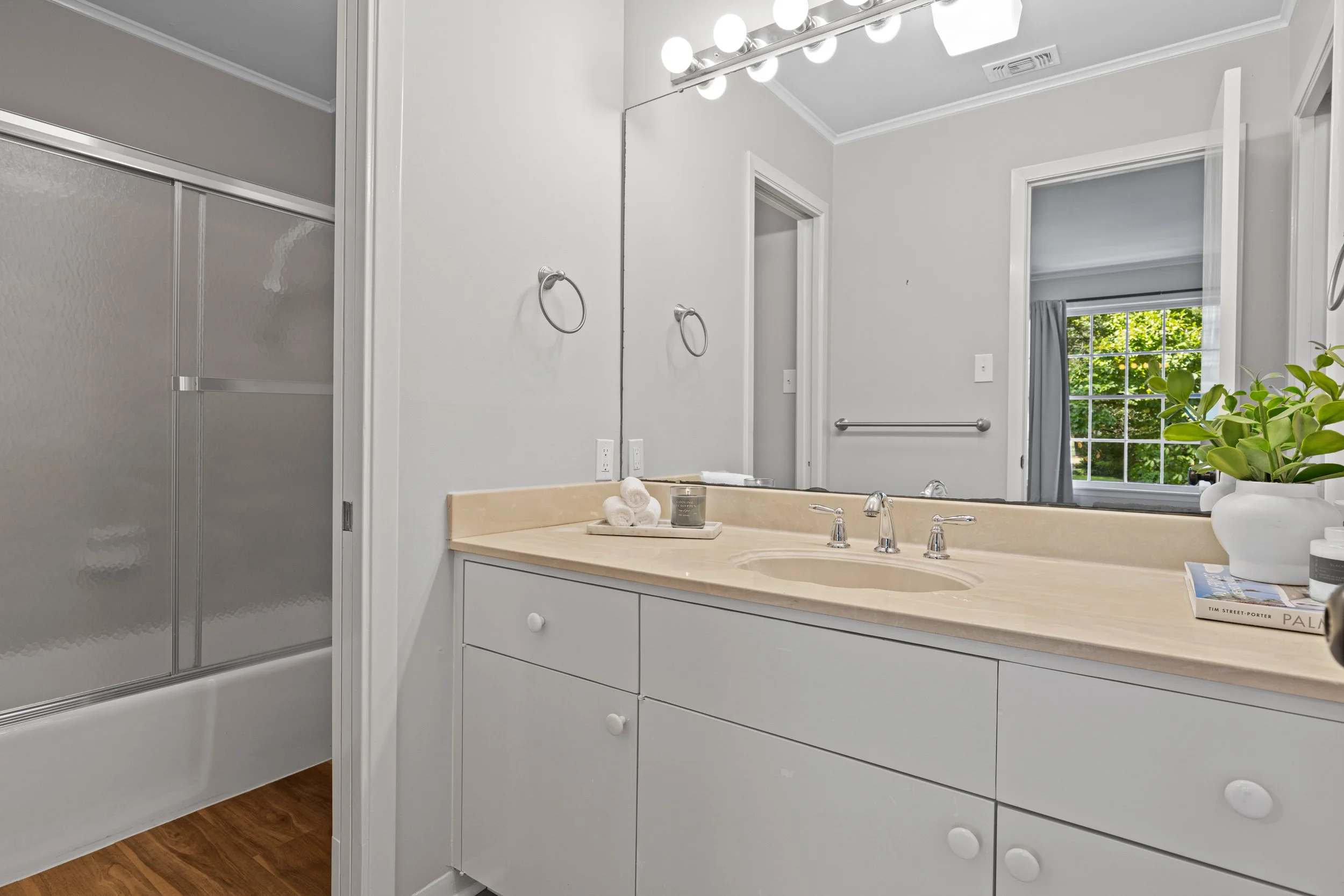 Guest Bath (3) - NK 26-64.jpg