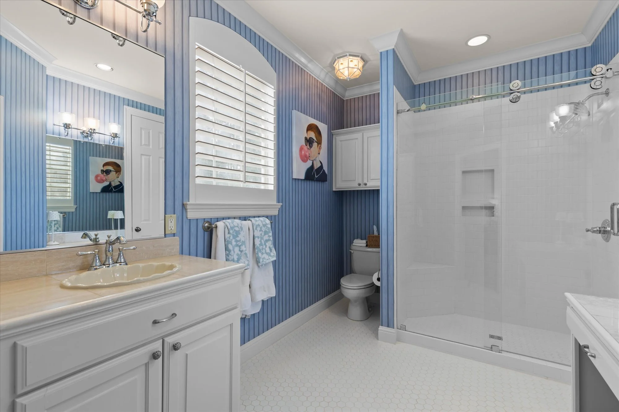 Upstairs Bathroom 2.jpg