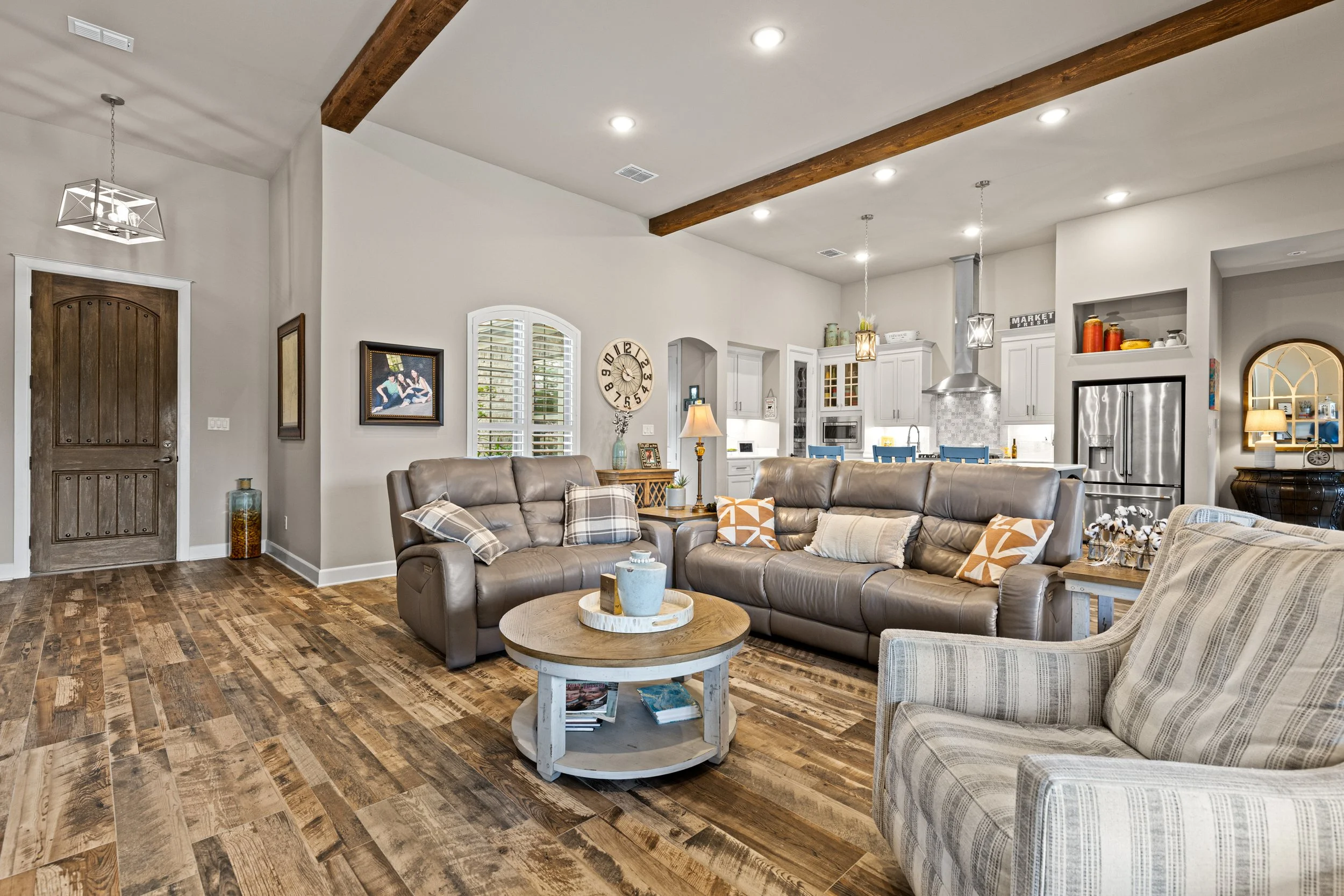 17 4022 Hidden Hills Cir -living wide 16.jpg