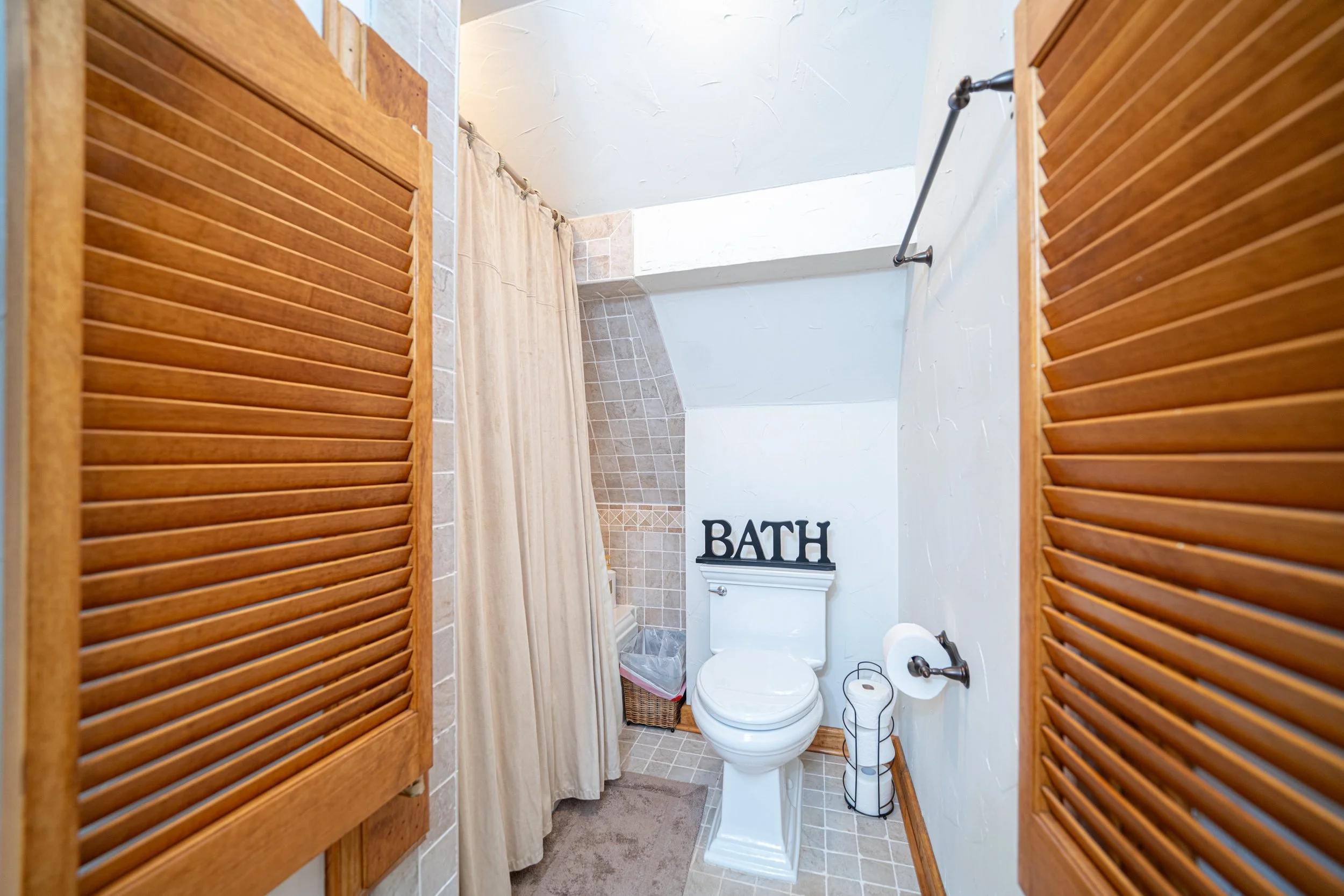 Loft (Garage) Bathroom 1.JPG