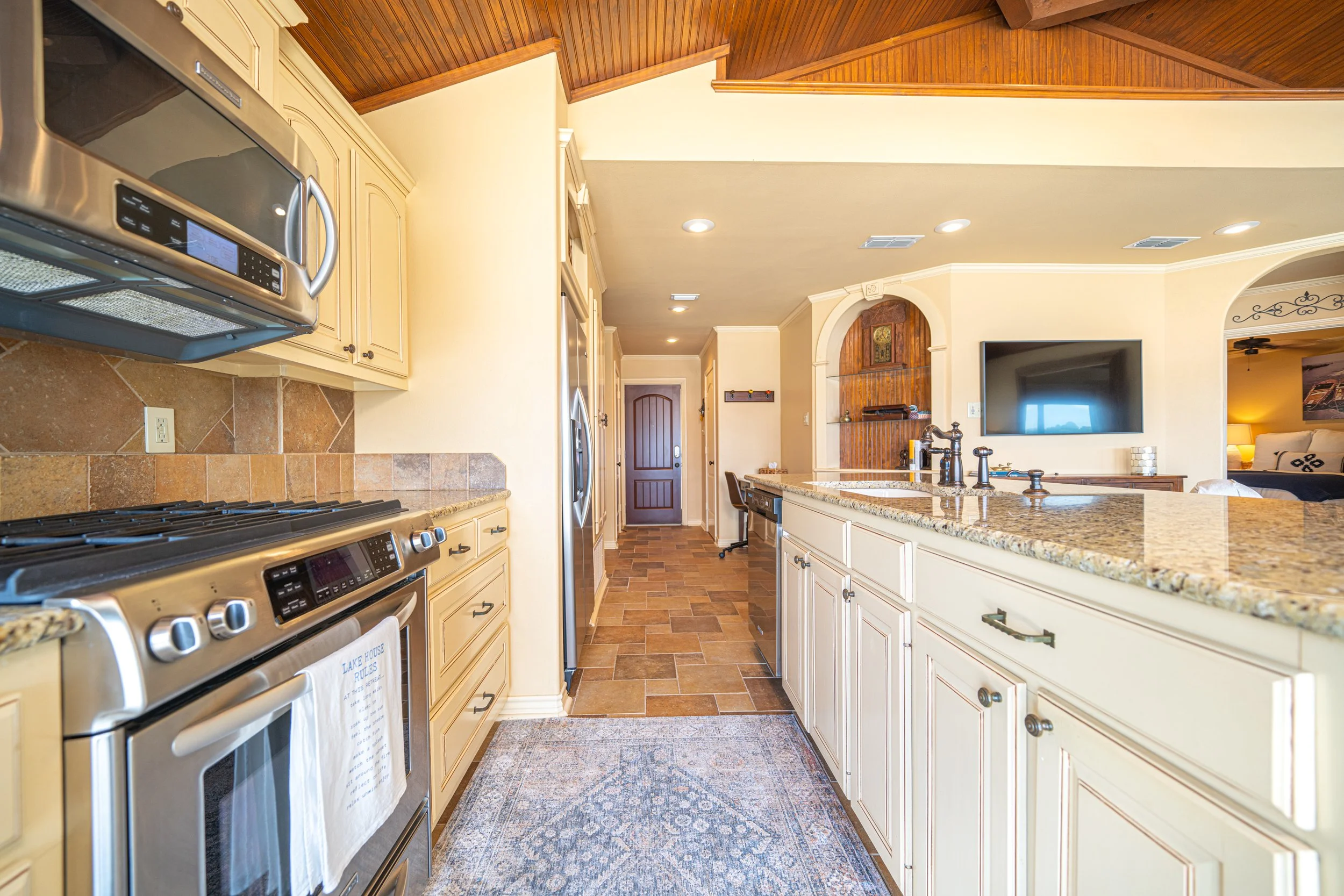 Guest House Kitchen 2.JPG