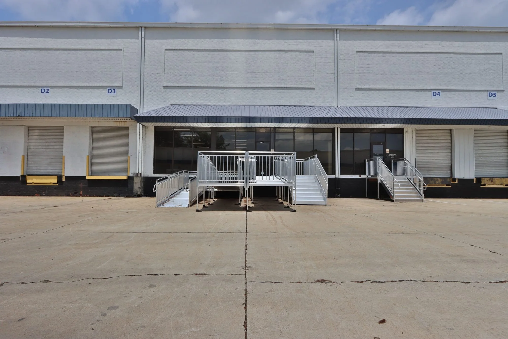 morrow-warehouse-refresh-spec-office-pod-03.jpg