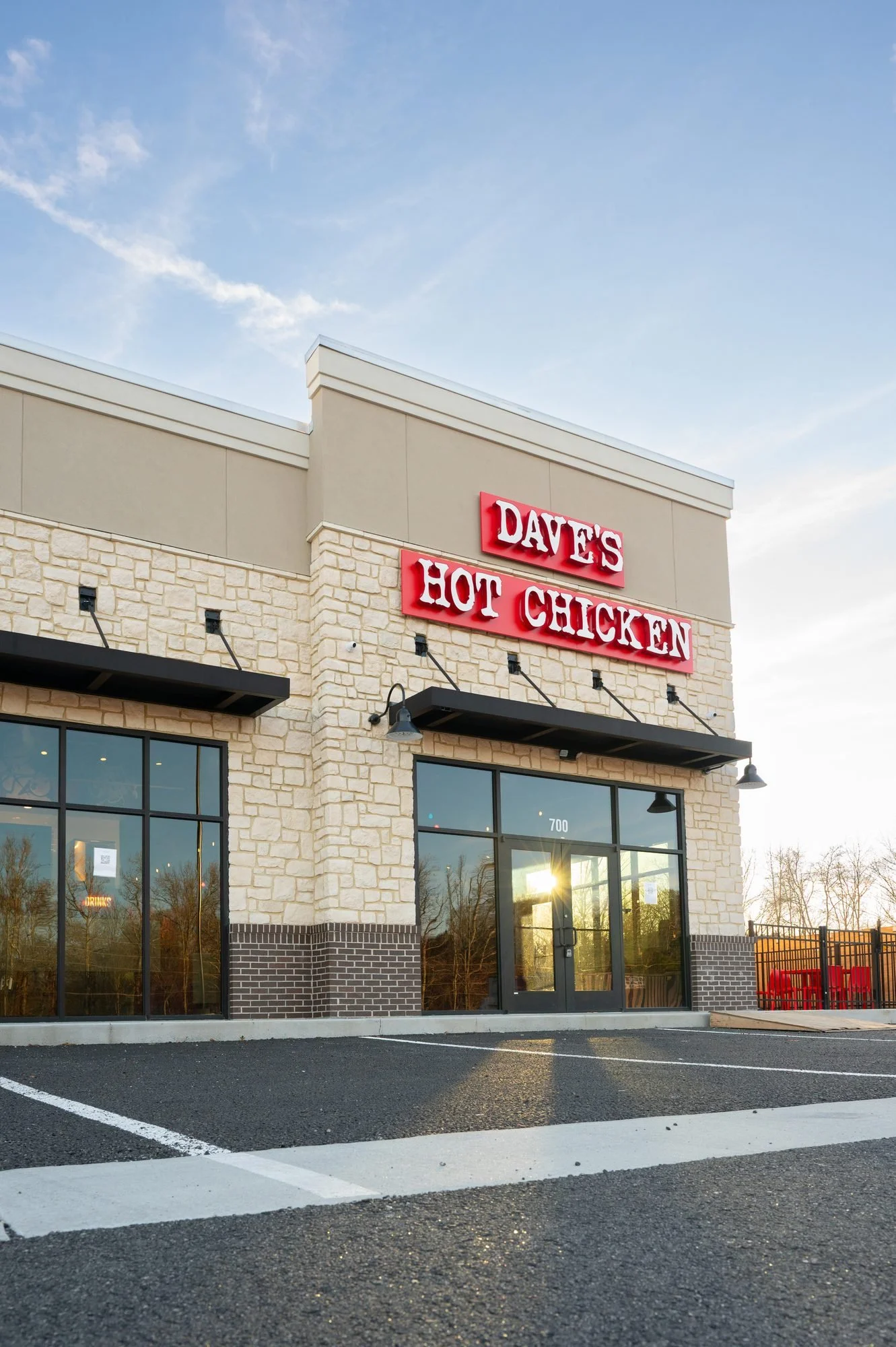 dave-s-hot-chicken-peachtree-city-01.jpg