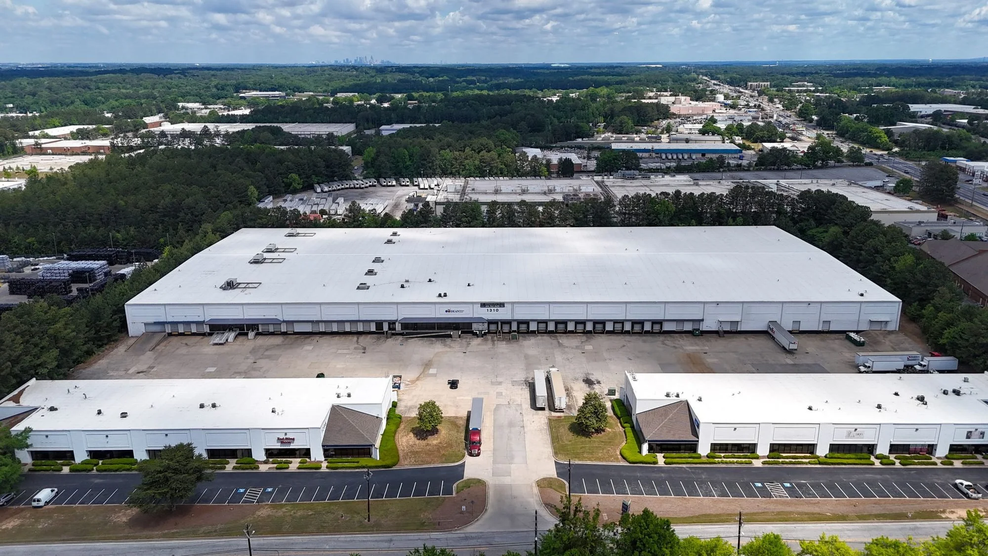 morrow-warehouse-refresh-spec-office-pod-01.jpg