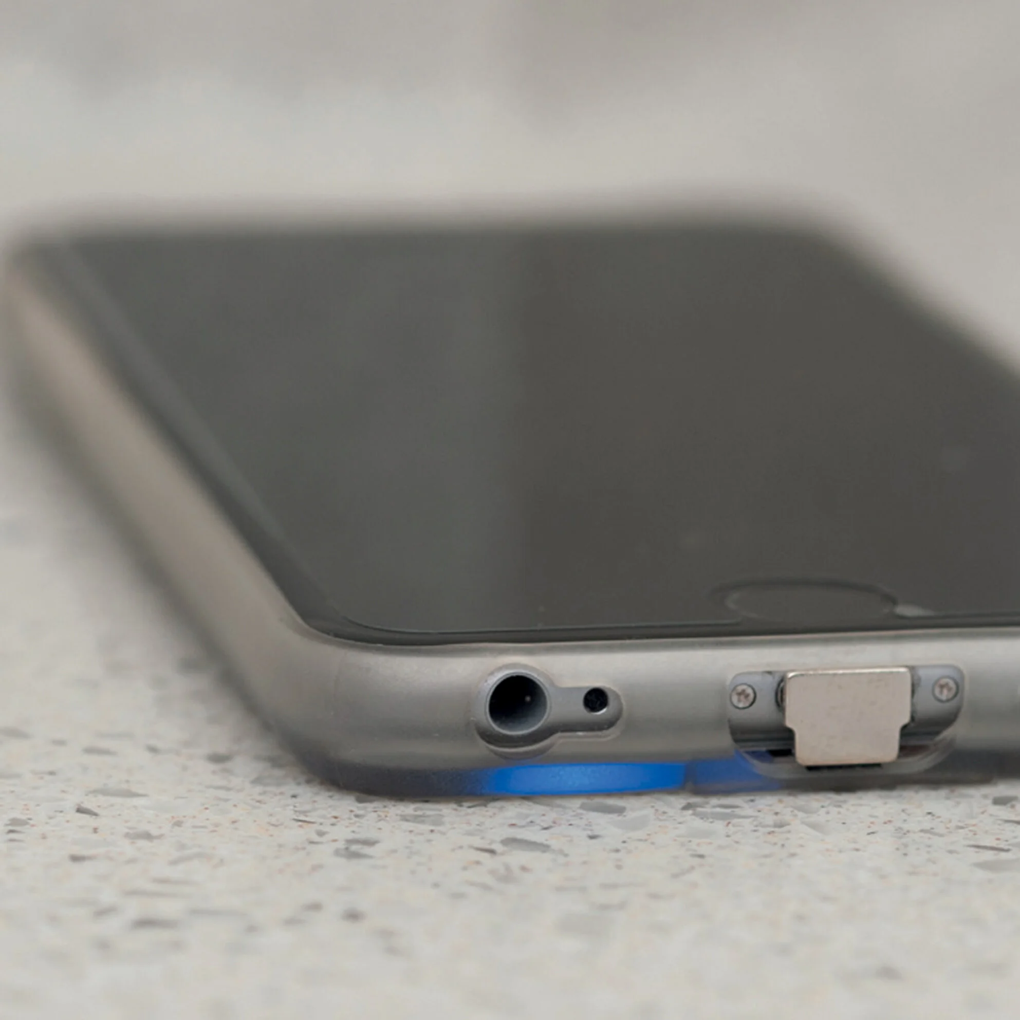 Wharf Seamless Worktops with SupaPowa® wireless charging technology