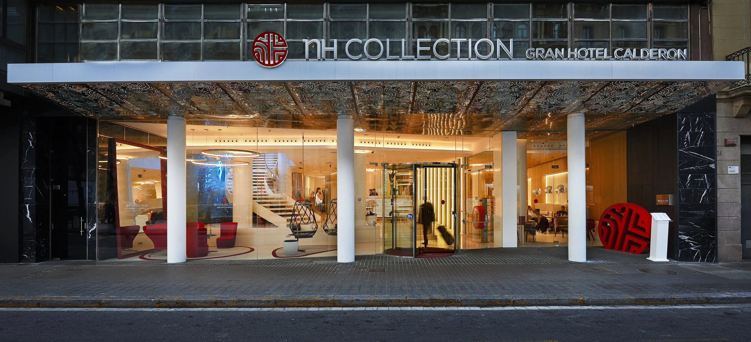 NH Hotel group announces smart tablet in reception - A new digital solution with microsoft surface 