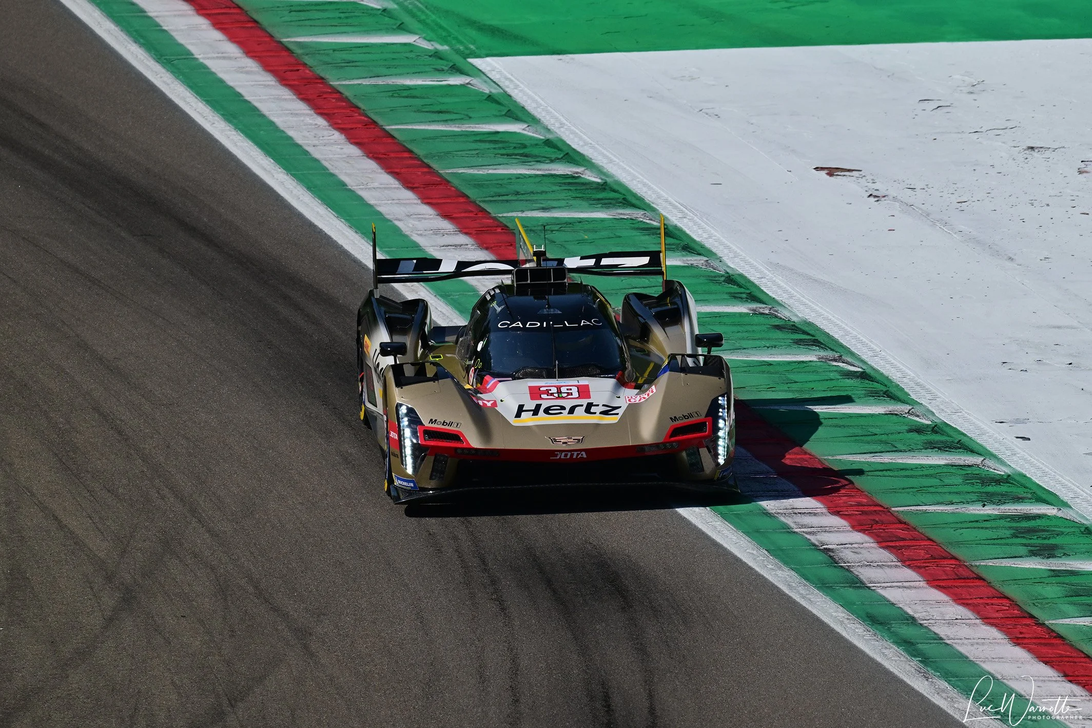 #38 Cadillac Hertz Team JOTA V-Series.R