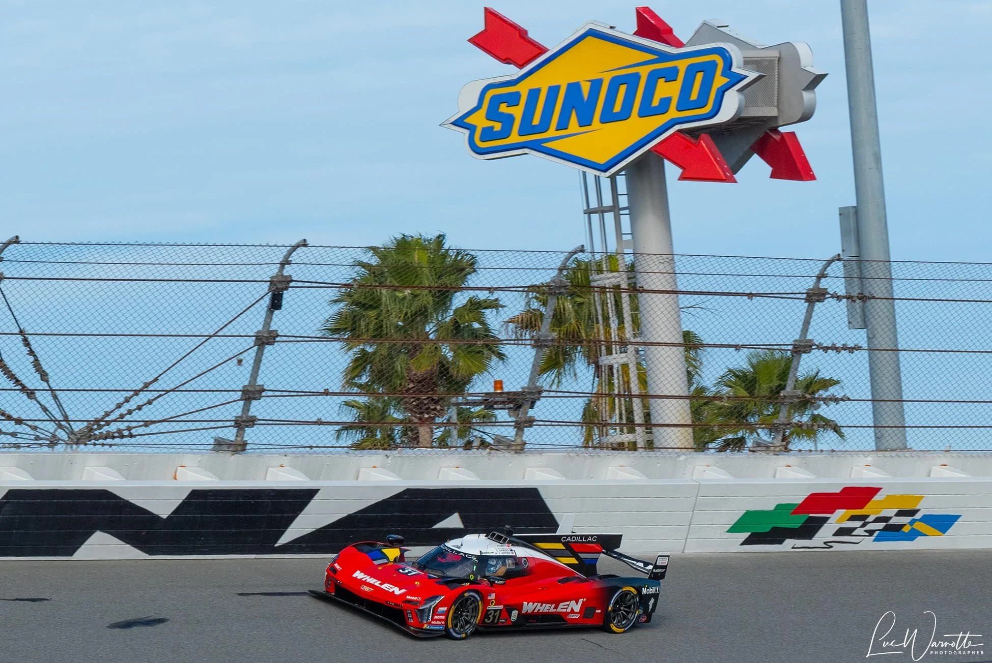 #31 Cadillac Whelen V-Series.R