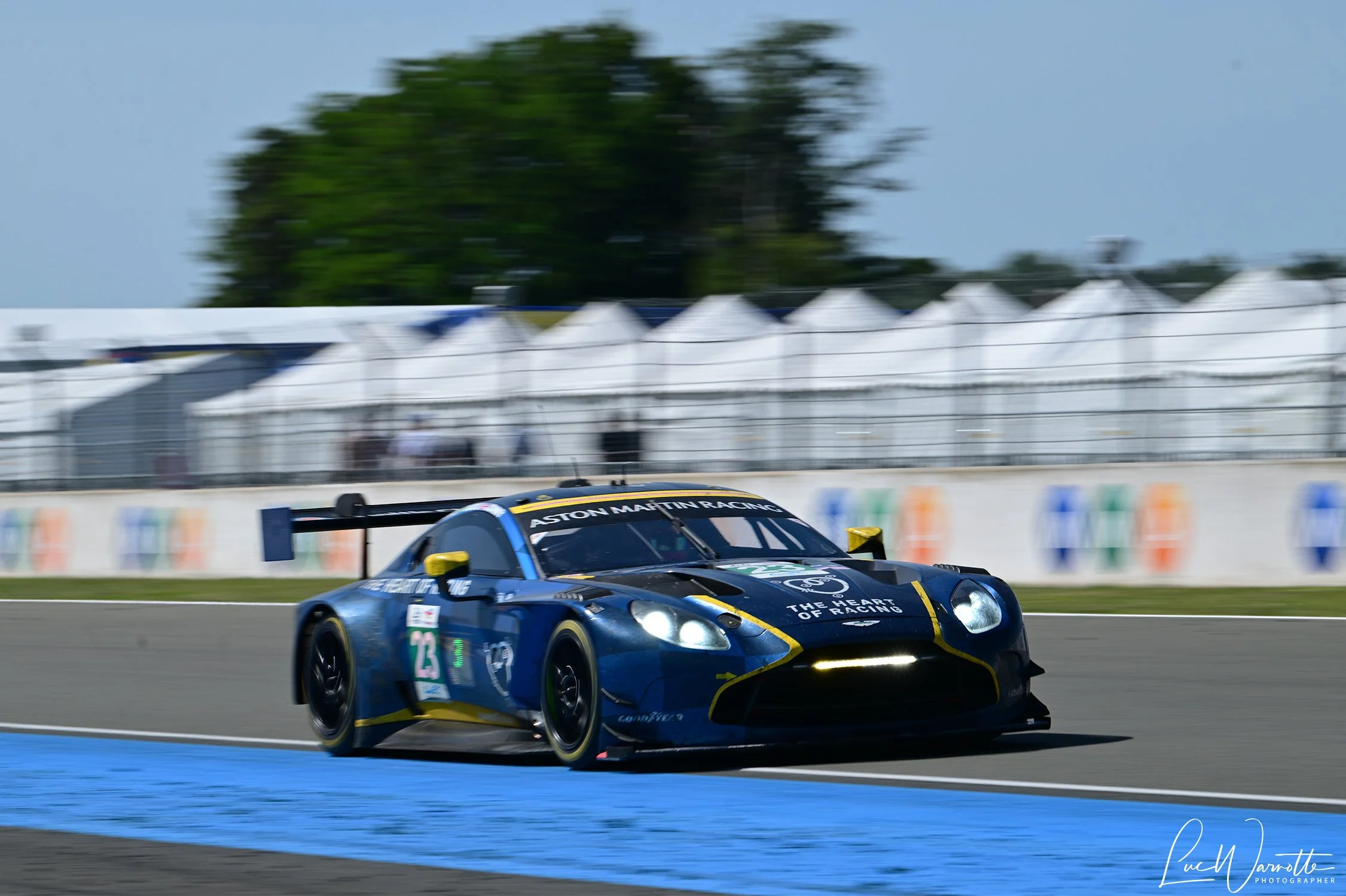 Aston Martin Vantage #23