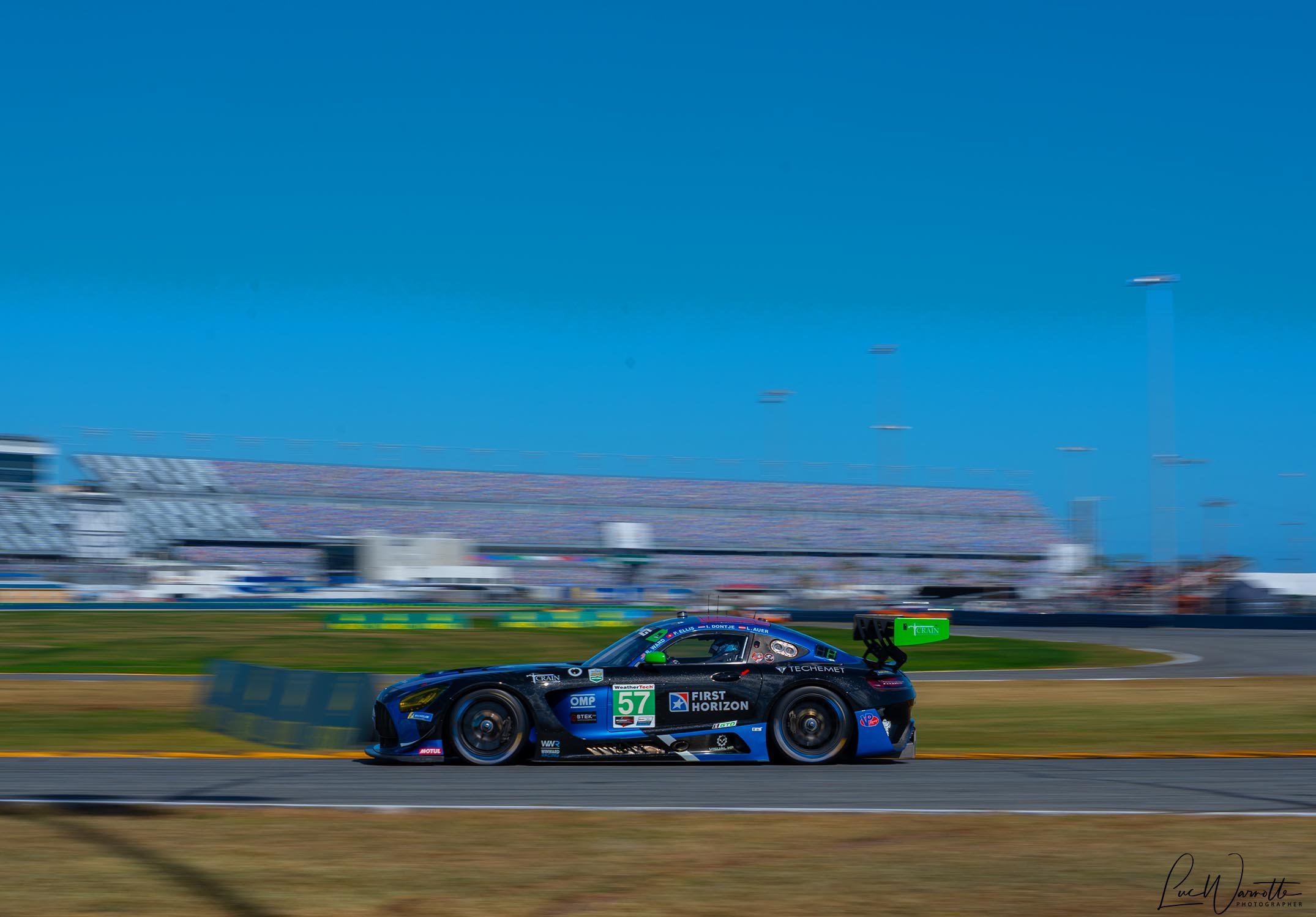 Mercedes-AMG ahead of two Aston Martins in GTD