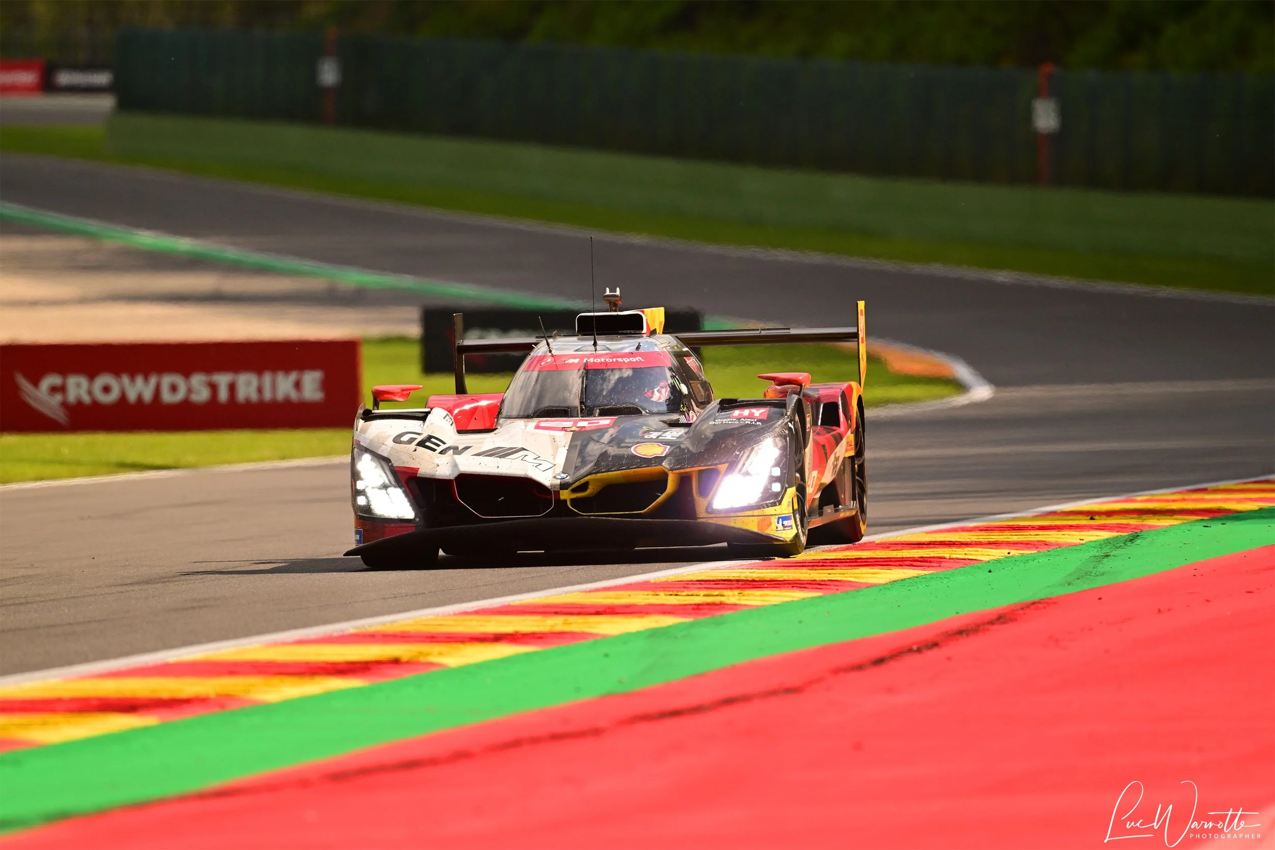 Seven manufacturers in top seven at mid-race