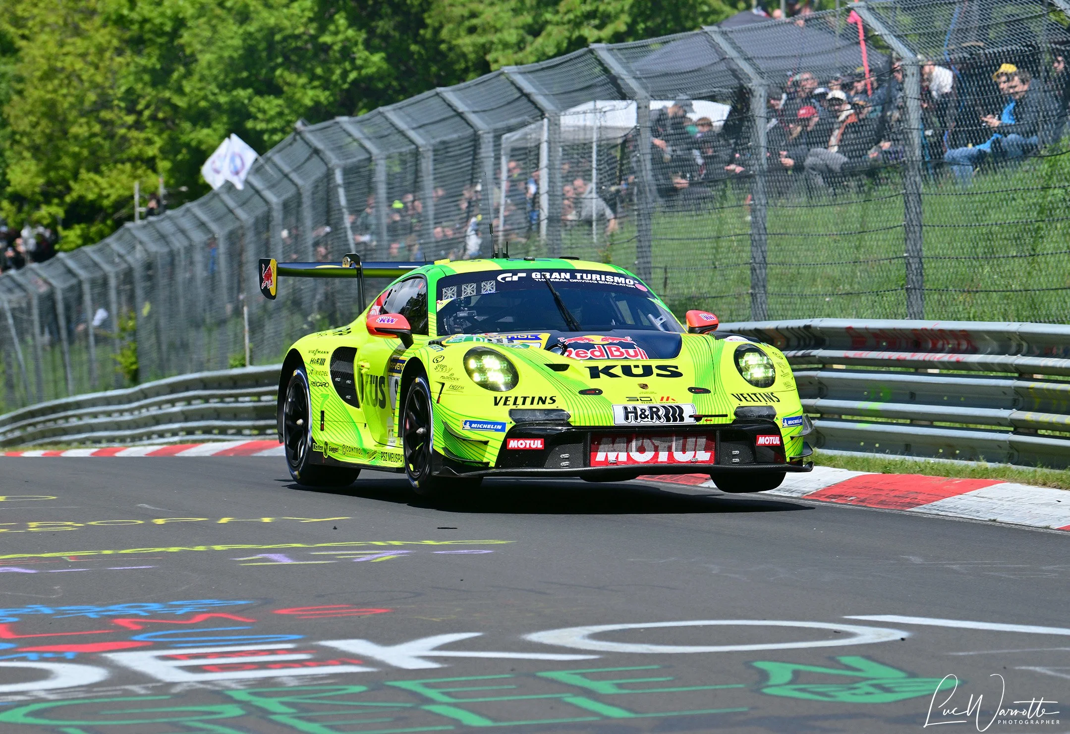 The "Grello" out at the fourth hour and Ford lead