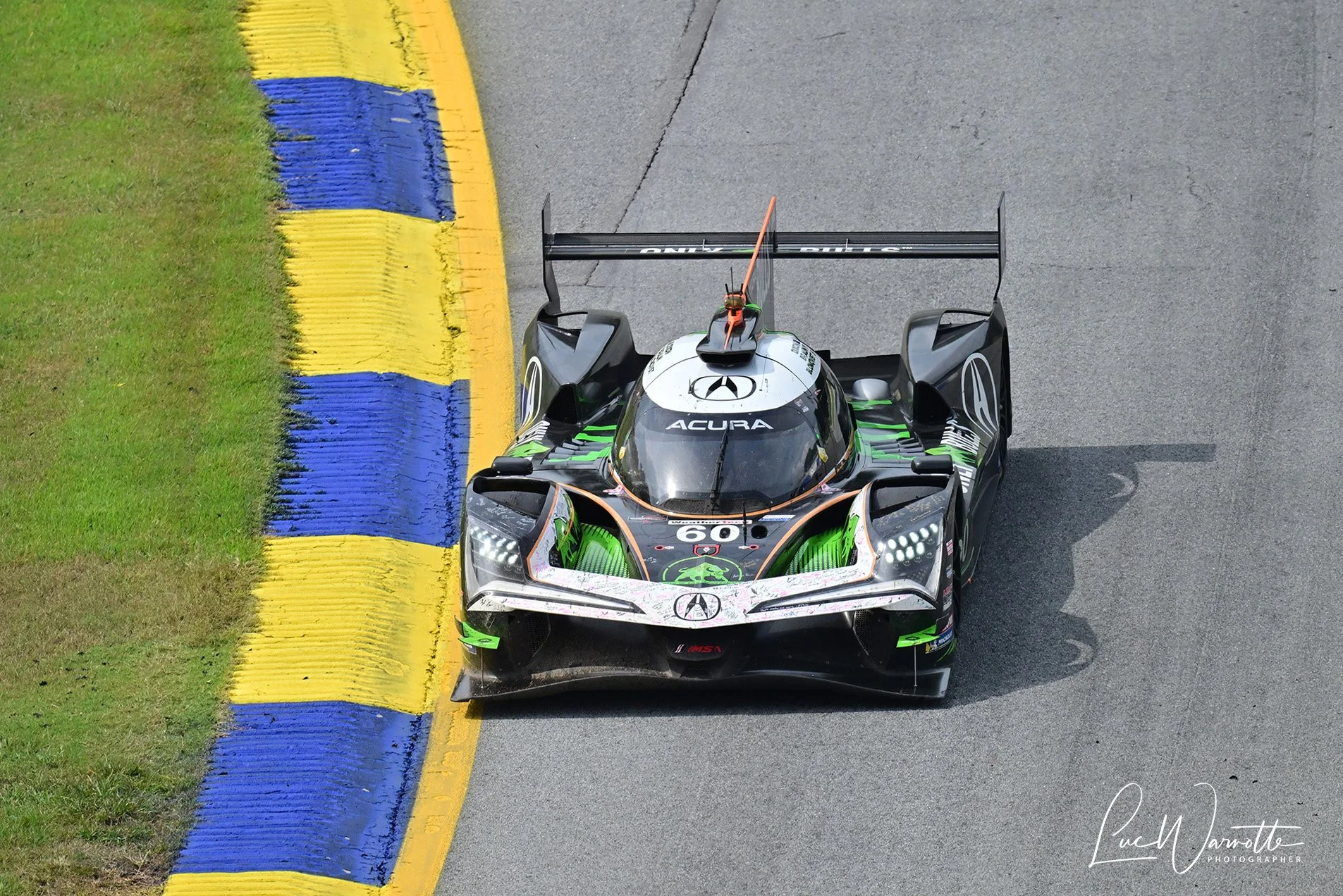 Hour 4: Acura #60 leads under red flag