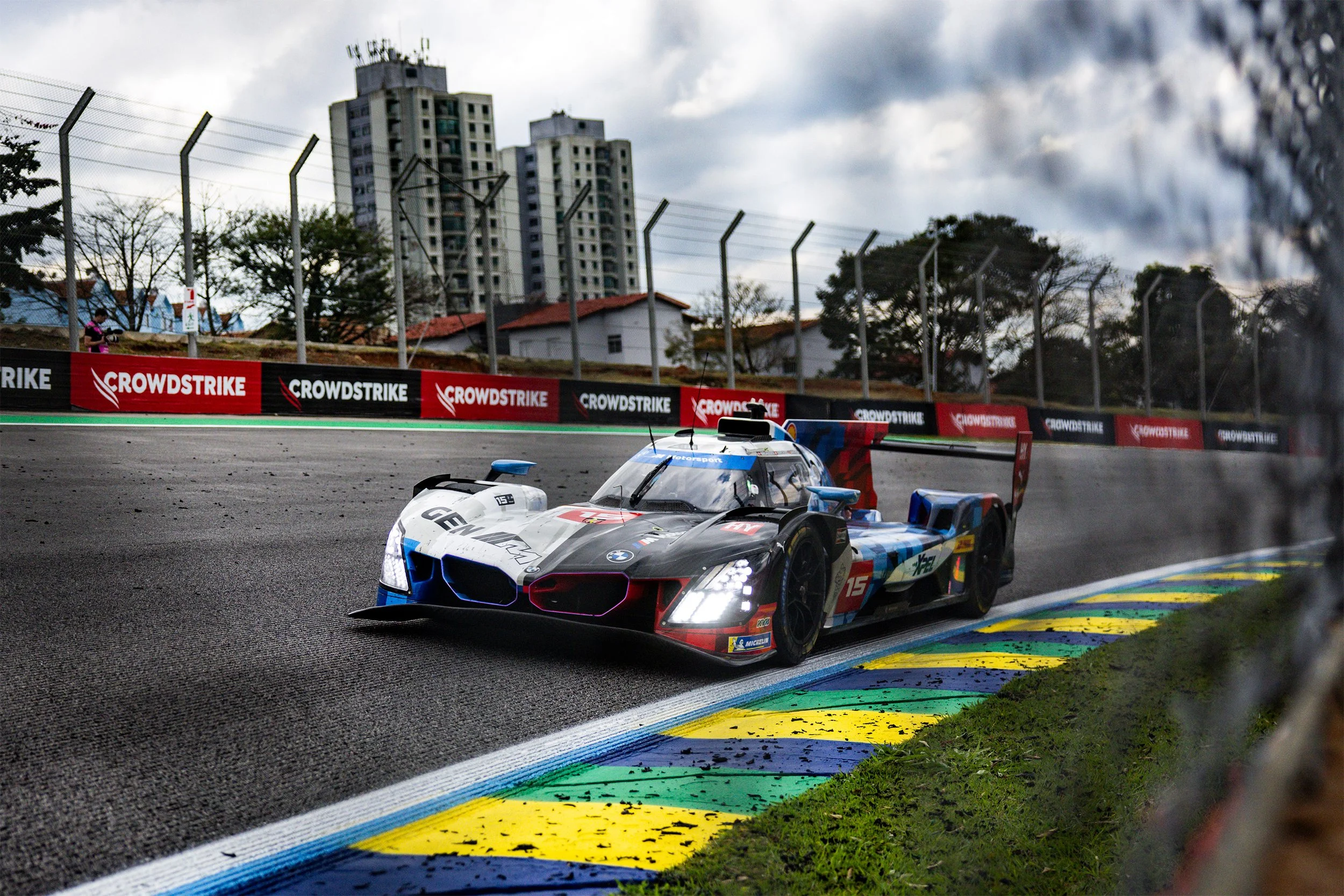 BMW M Team WRT #15 BMW M Hybrid V8