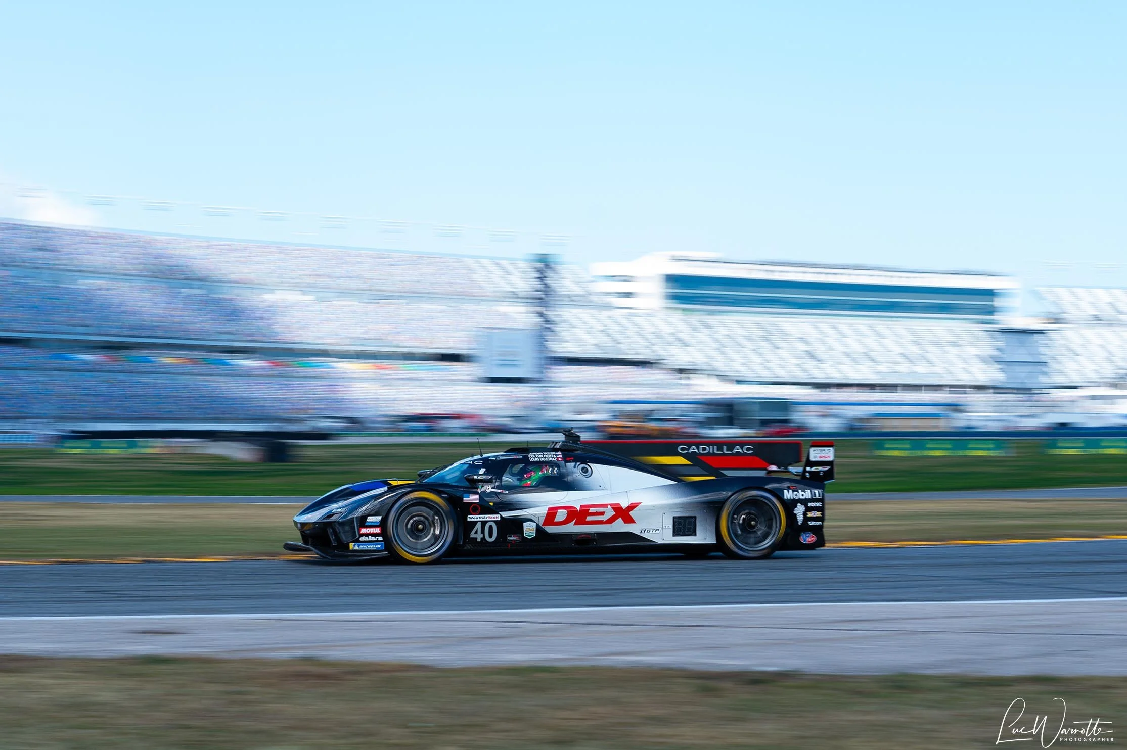 #40 Cadillac Wayne Taylor Racing V-Series.R