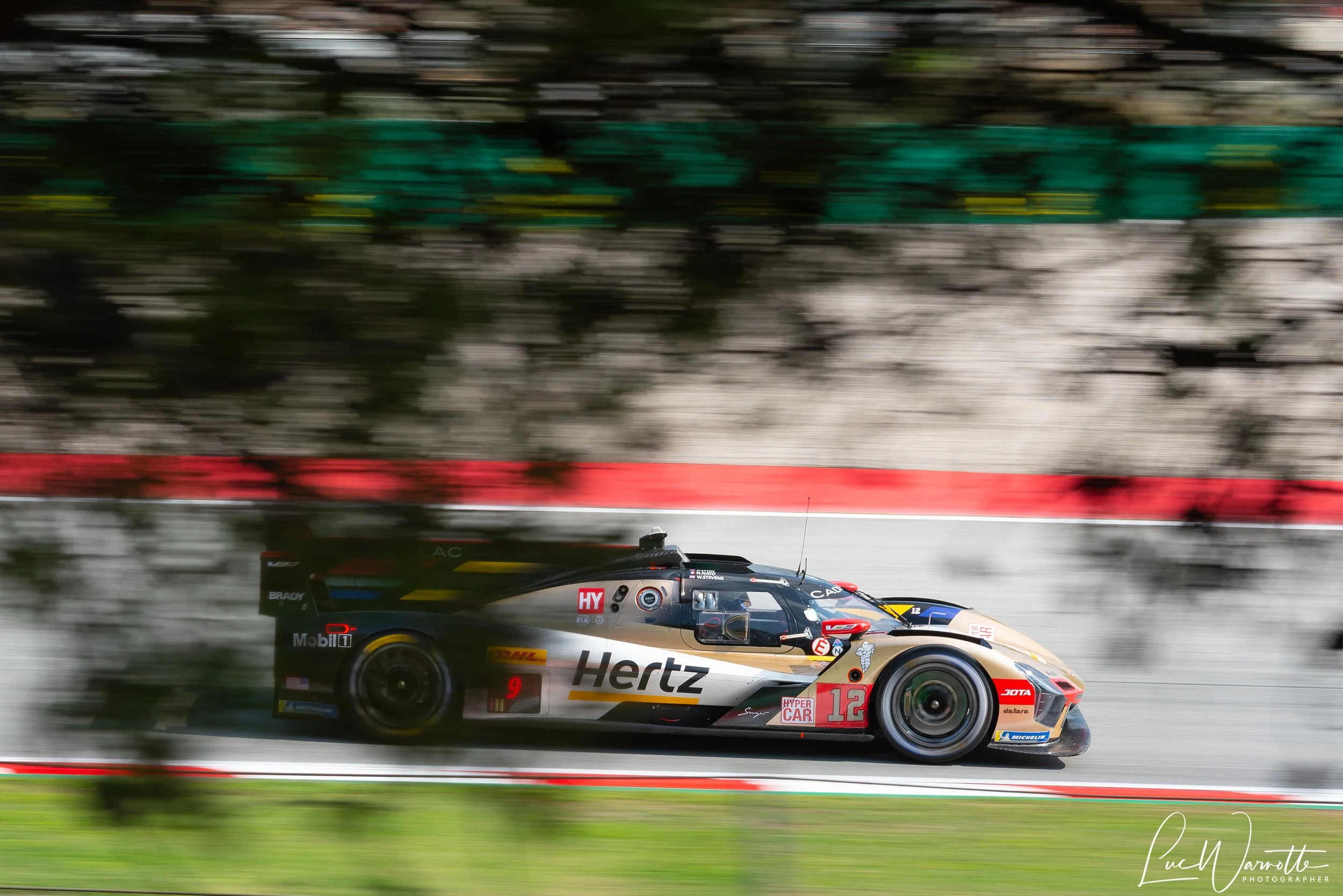 #12 Cadillac V-Series.R