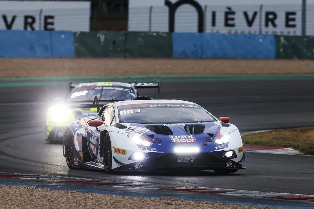 Luca Engstler and Jordan Pepper win race 1 with #63 Lamborghini of Grasser Racing