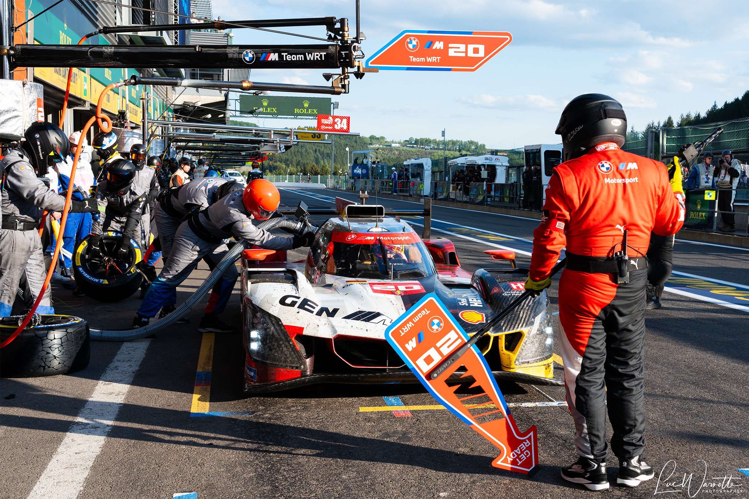 #20 BMW M Hybrid V8