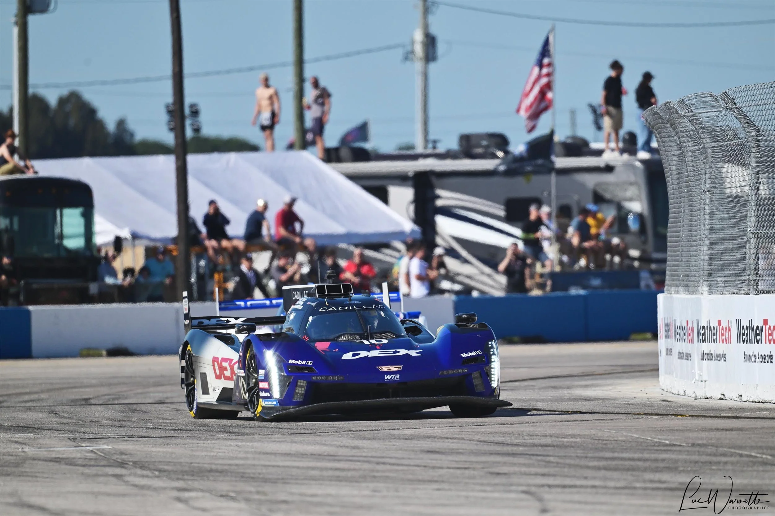 #10 Cadillac V-Series.R