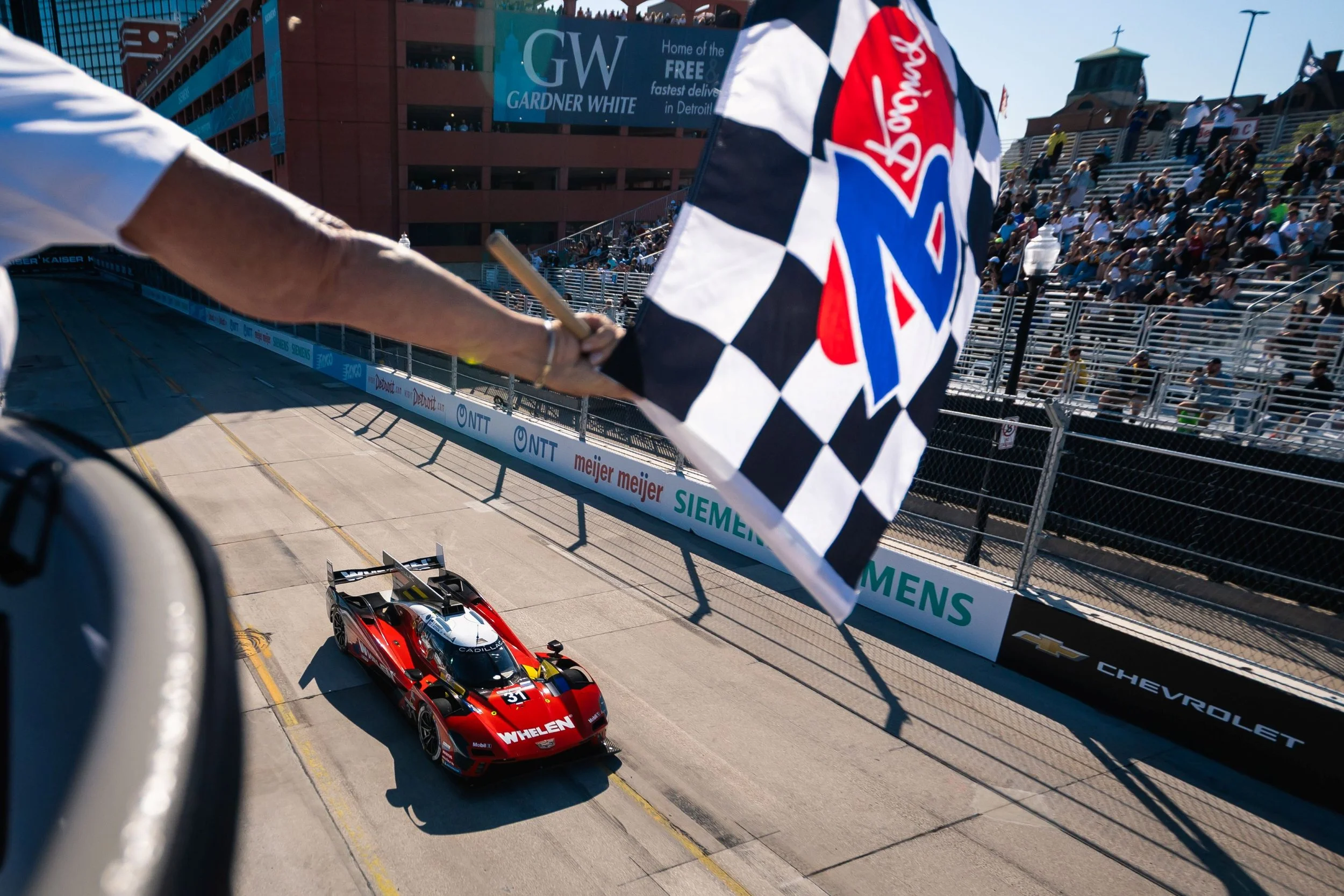 #31 Whelen Cadillac V-Series.R