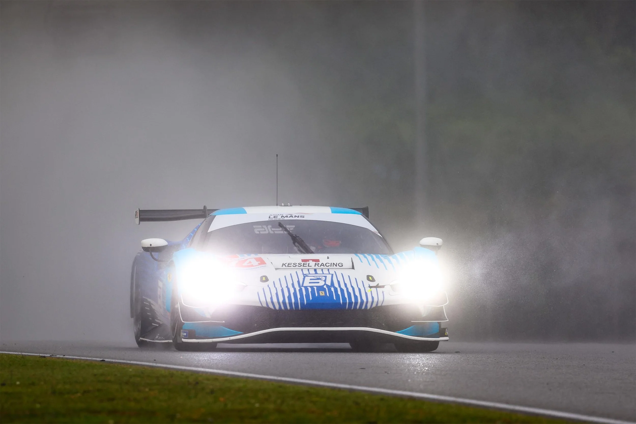 #74 KESSEL RACING Ferrari 296