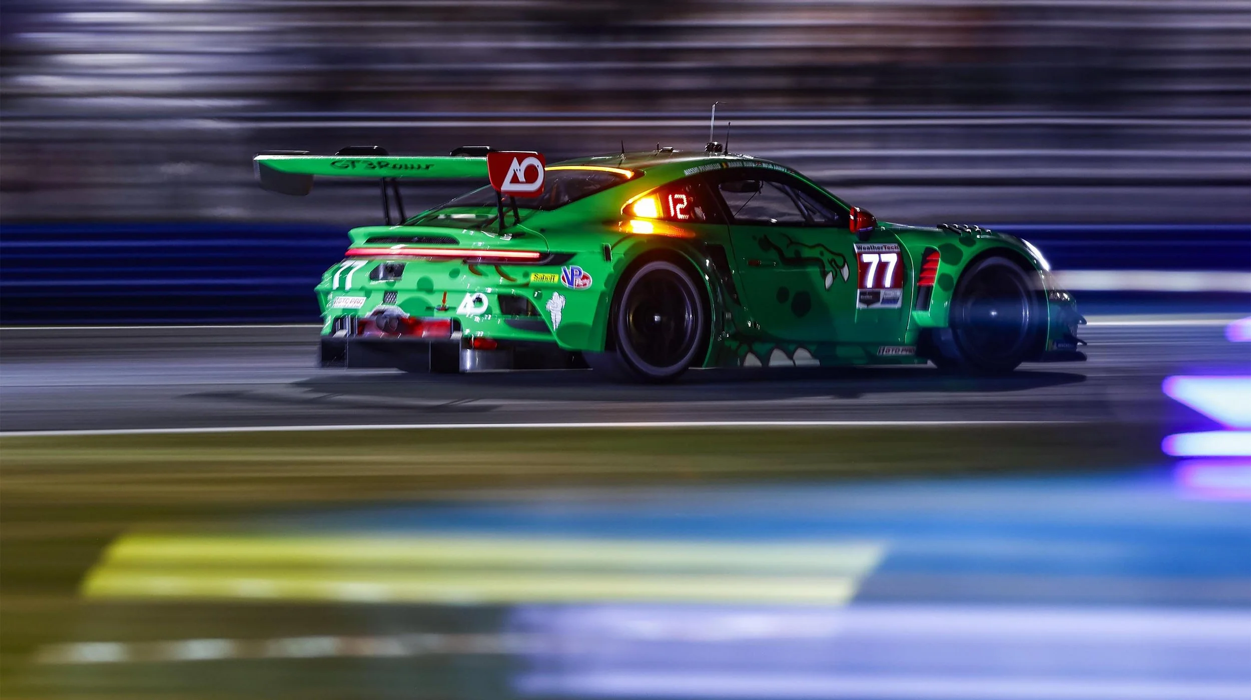 Porsche 911 GT3 R #77