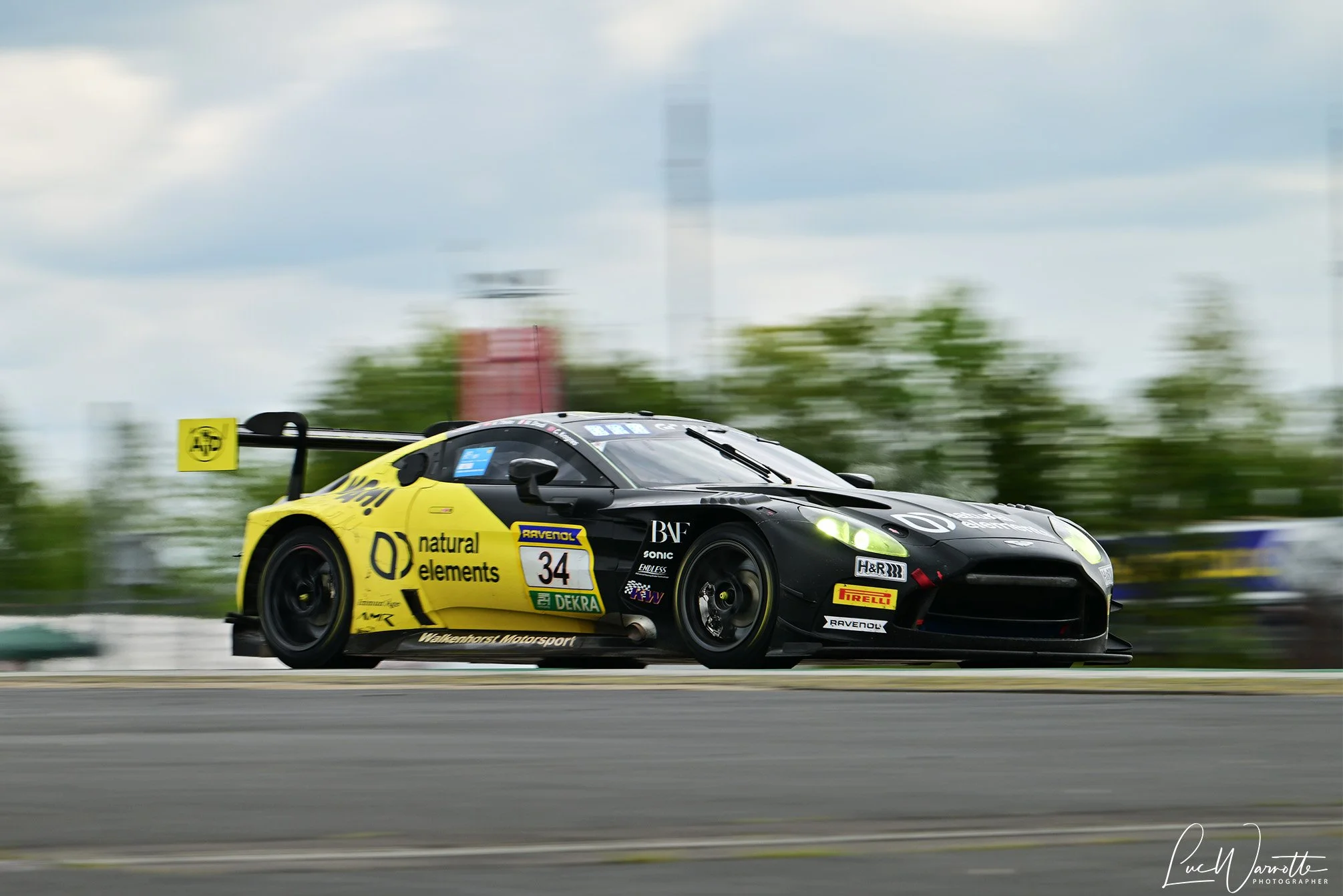 Walkenhorst Aston Martin Vantage GT3 #34