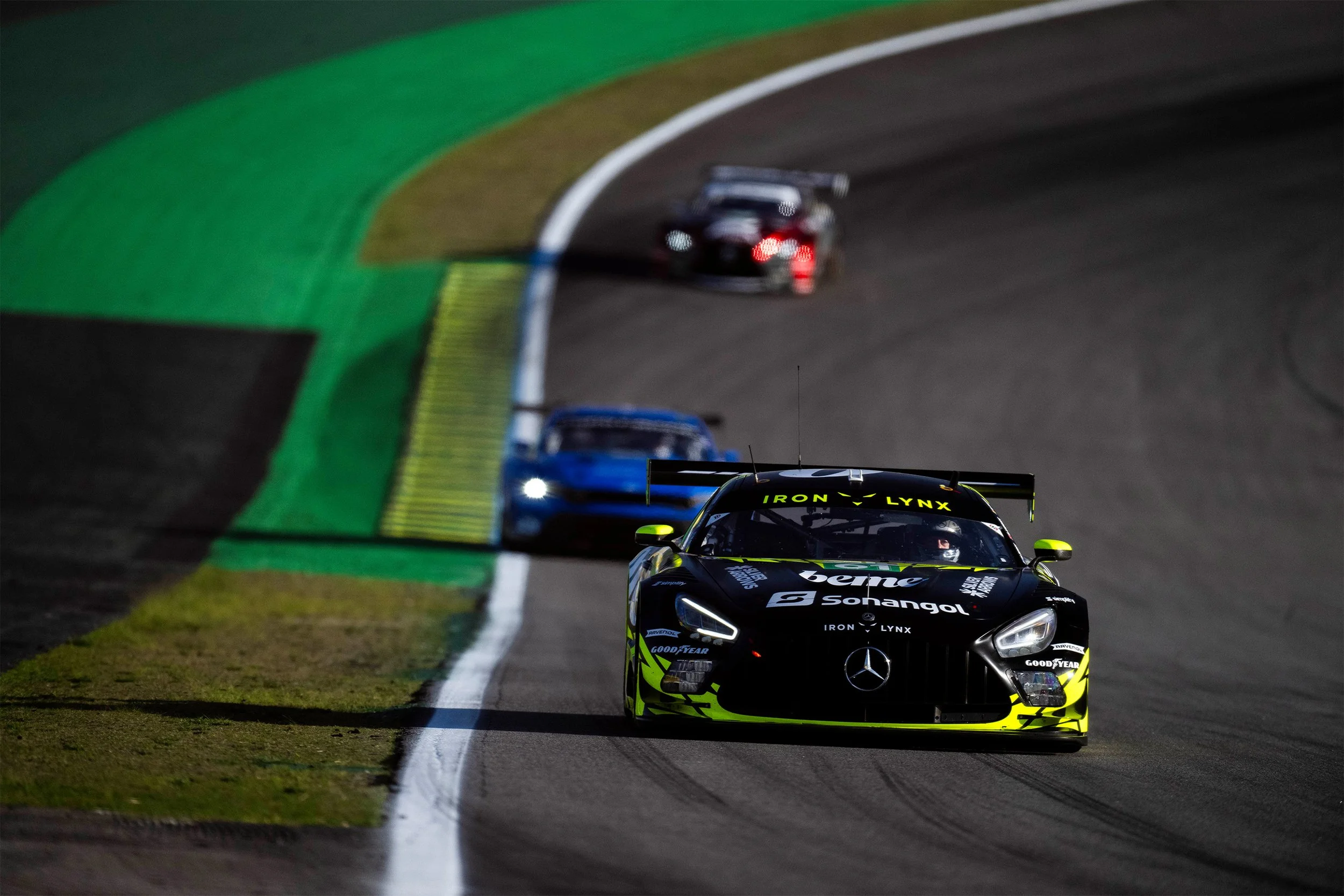 #61 Mercedes-AMG LMGT3
