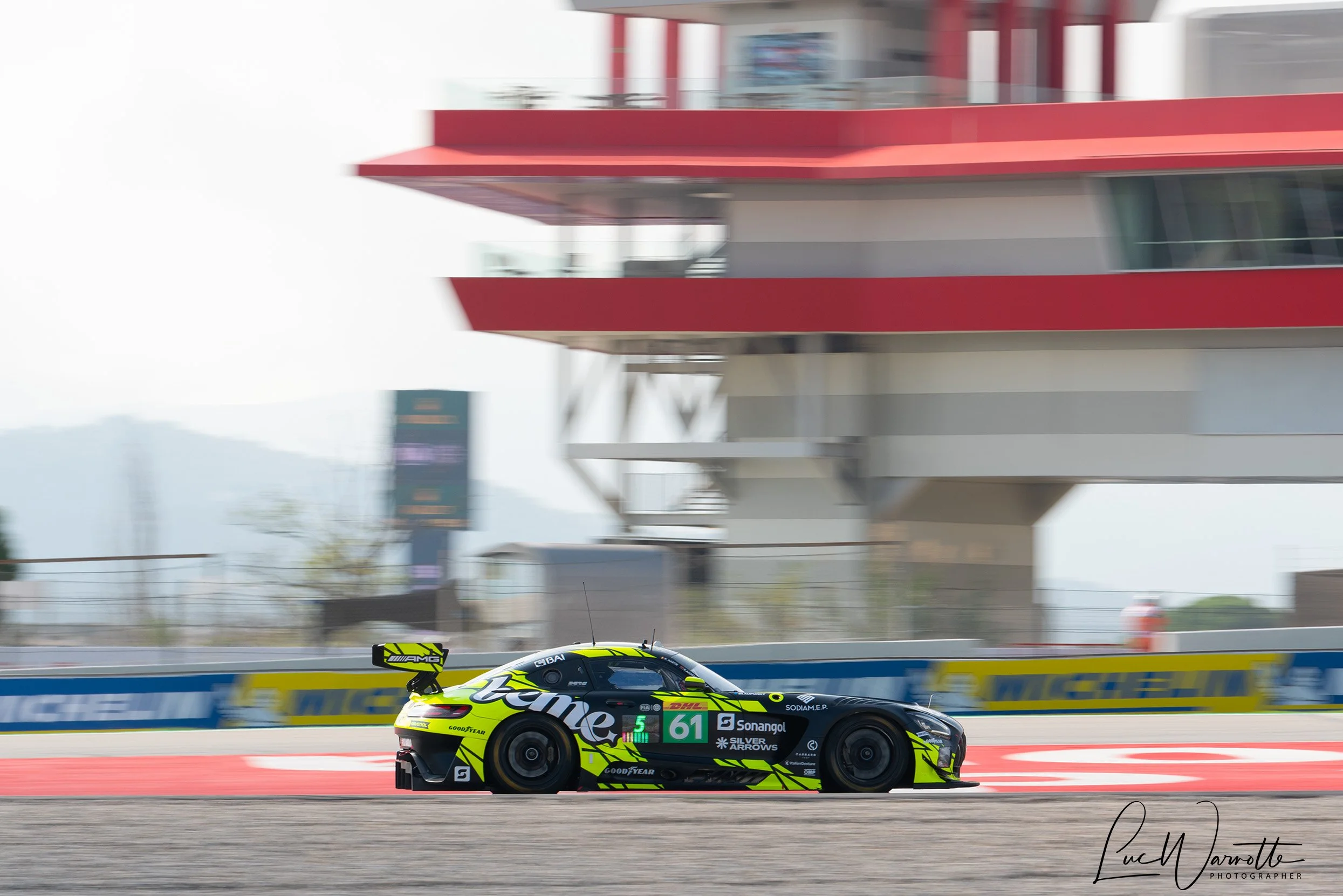 #61 Iron Lynx Mercedes-AMG