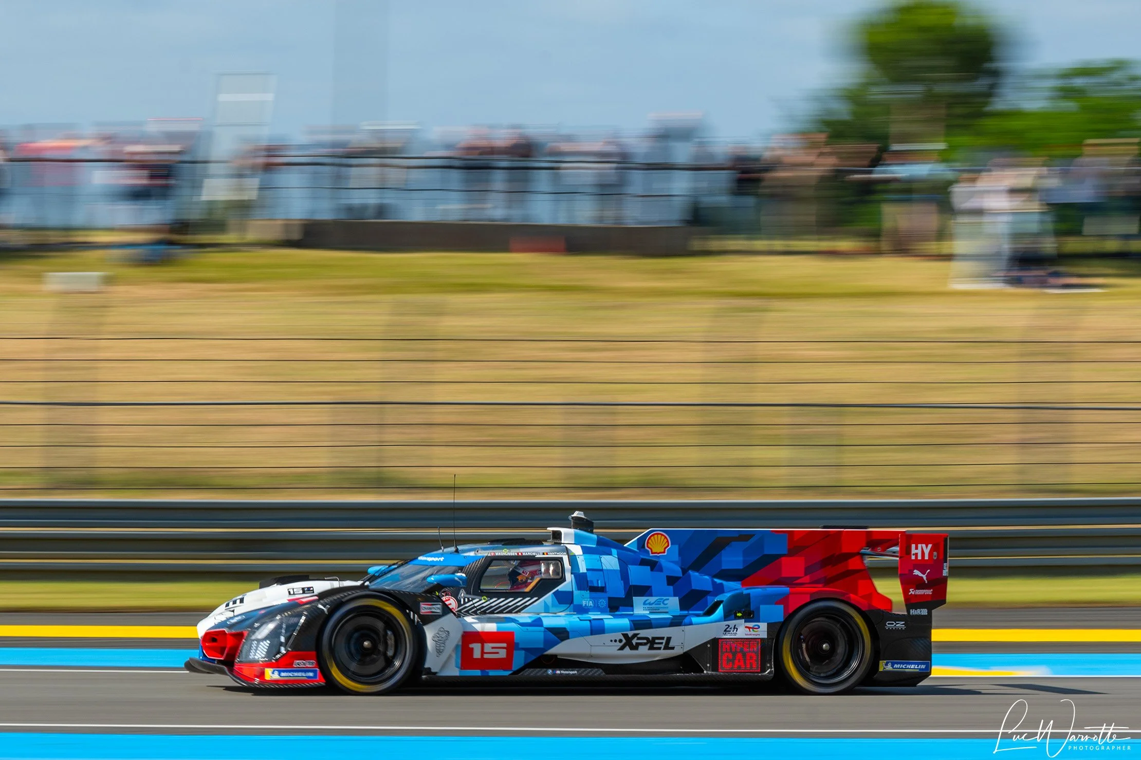 #15 BMW M Hybrid V8
